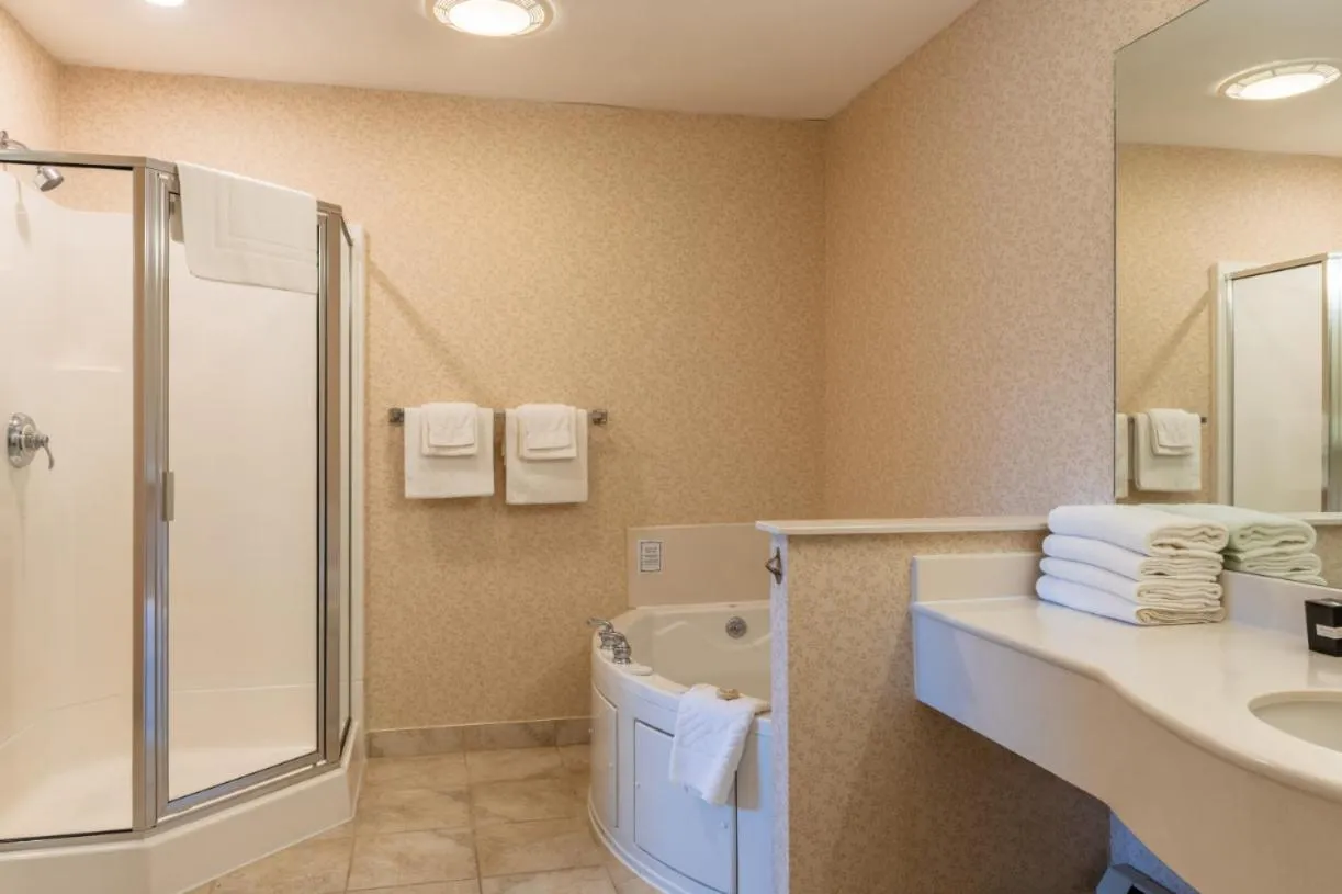 Bathroom in Ogunquit Hotel and Suites
