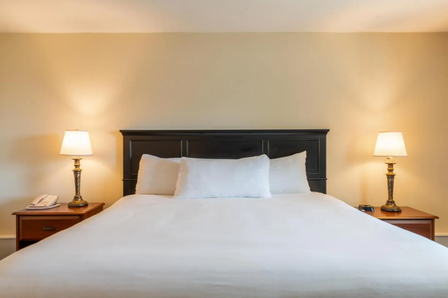 Bed in Ogunquit Hotel and Suites