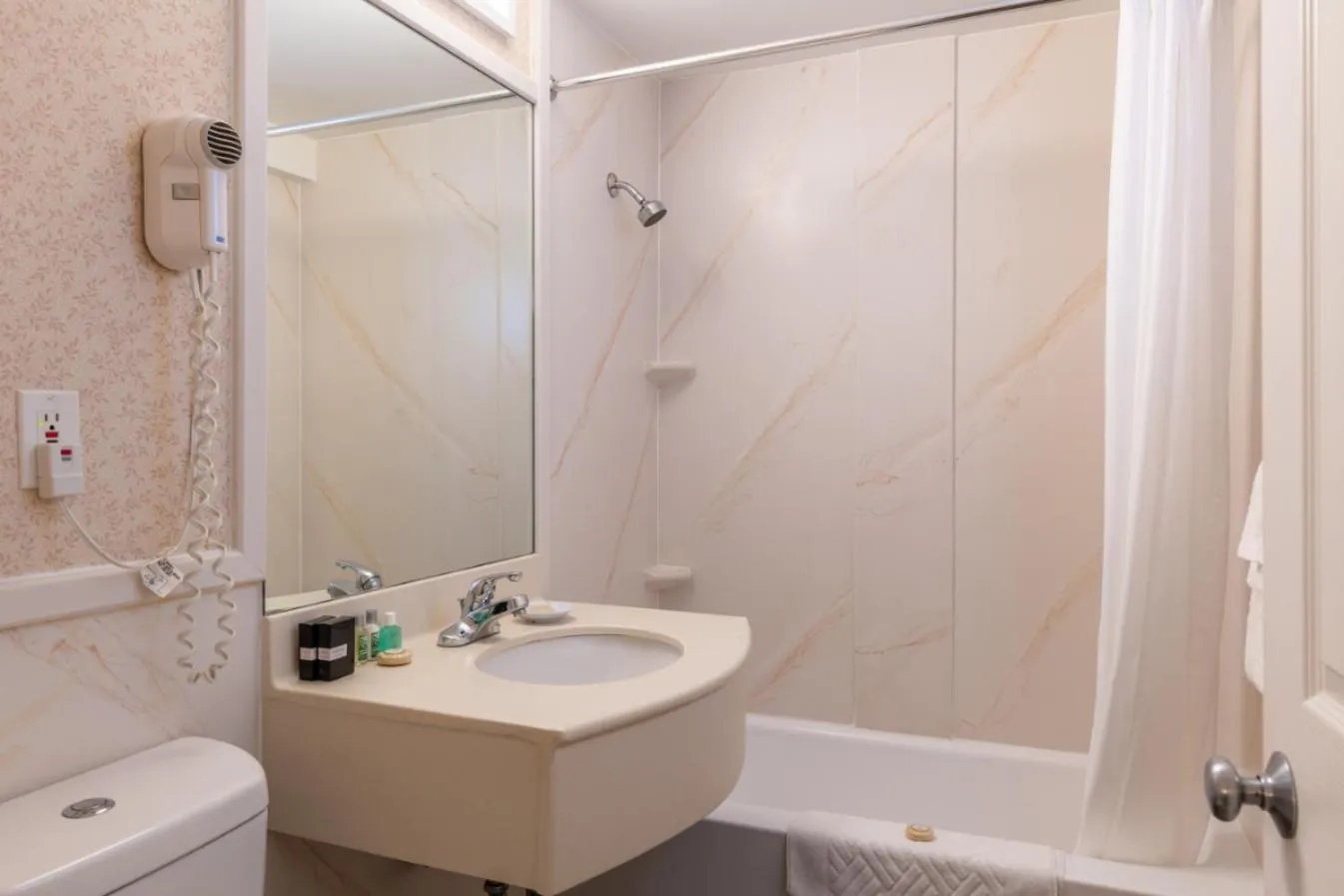 Bathroom in Ogunquit Hotel and Suites