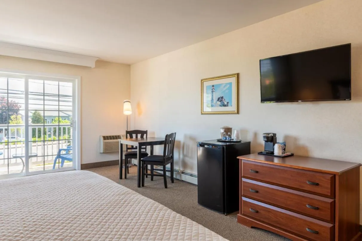 Bed in Ogunquit Hotel and Suites