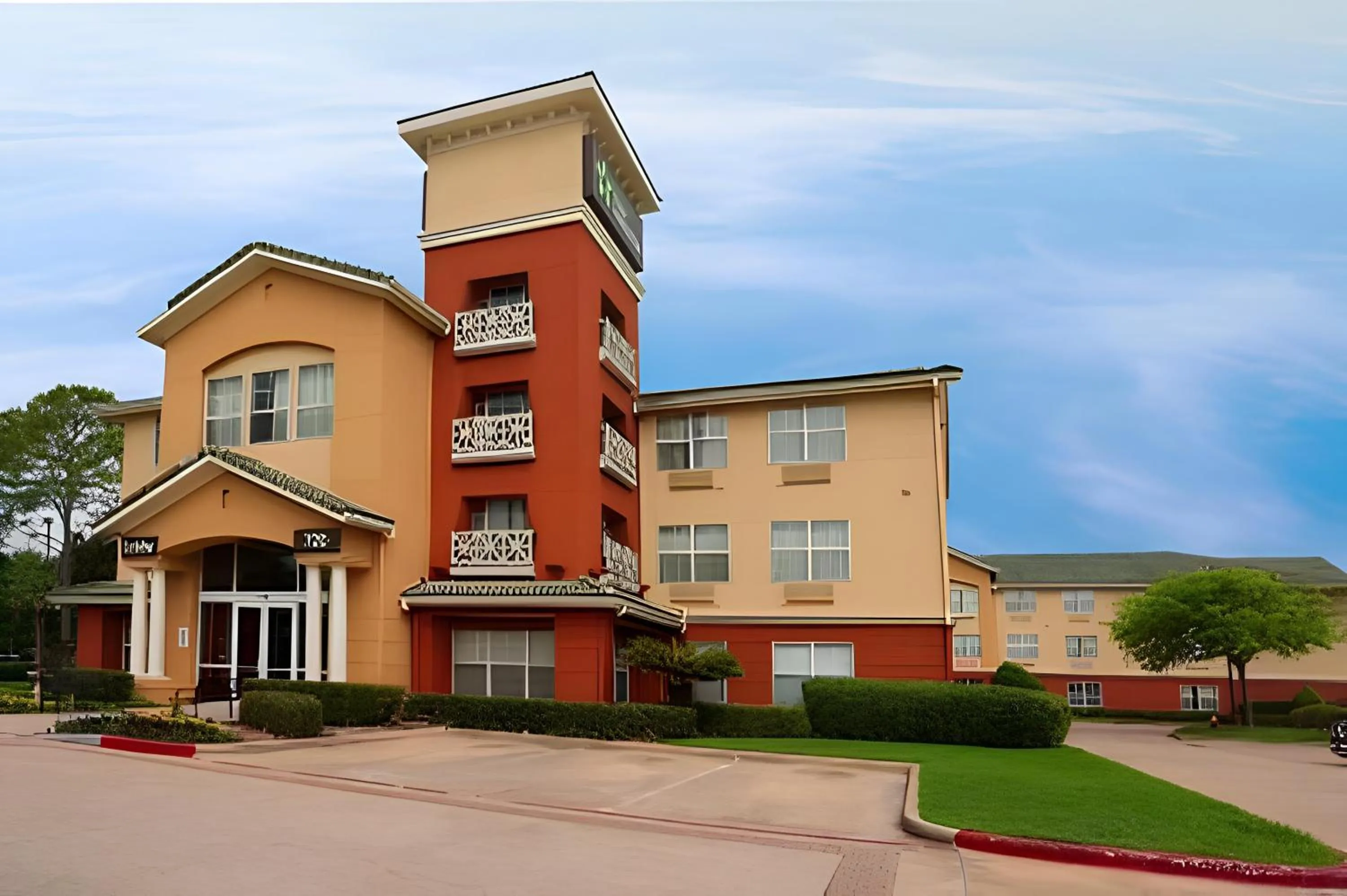 Property building in Candlewood Suites Houston Space Center - Webster