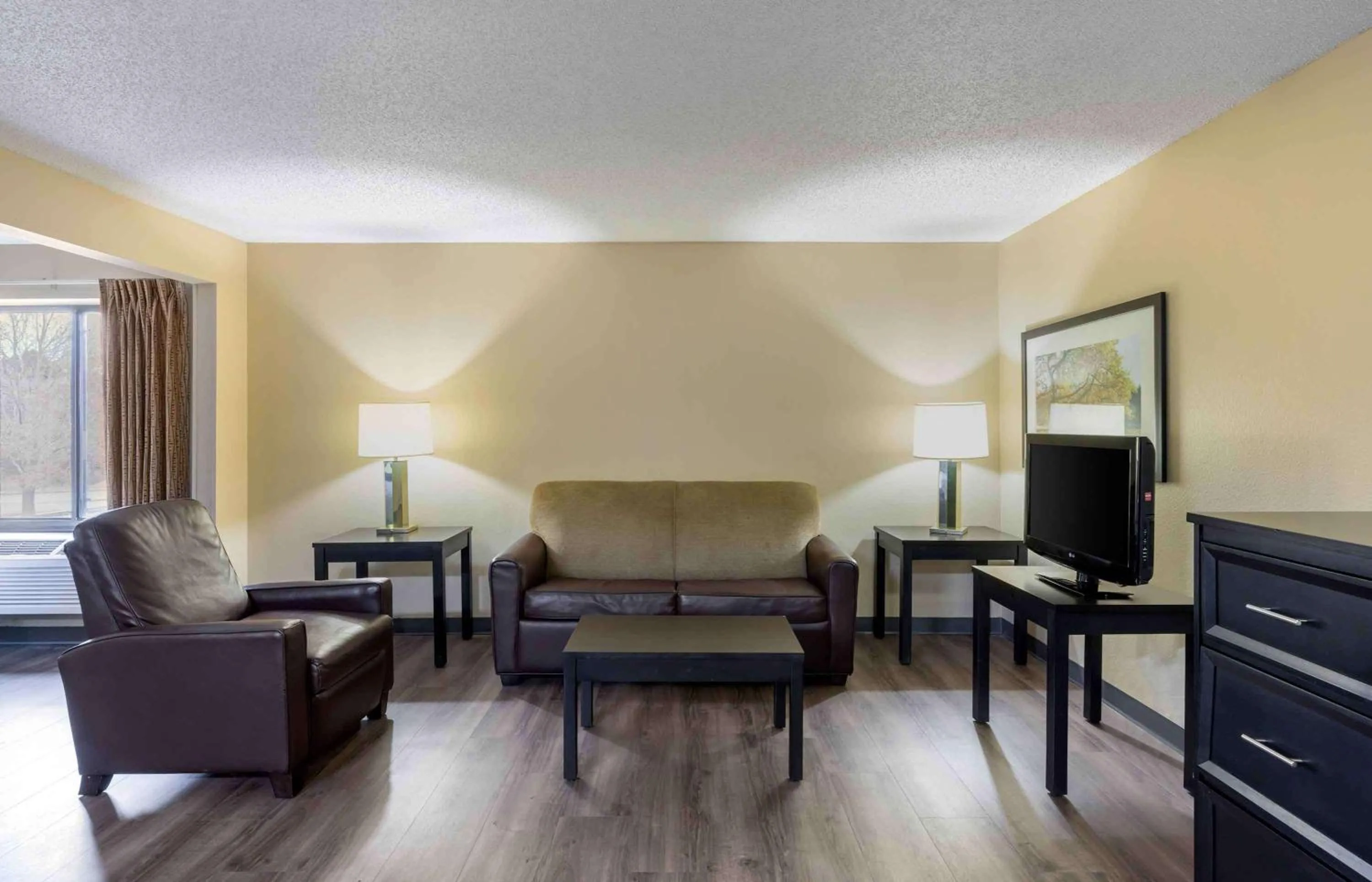 Bedroom in Extended Stay America Suites - Omaha - West