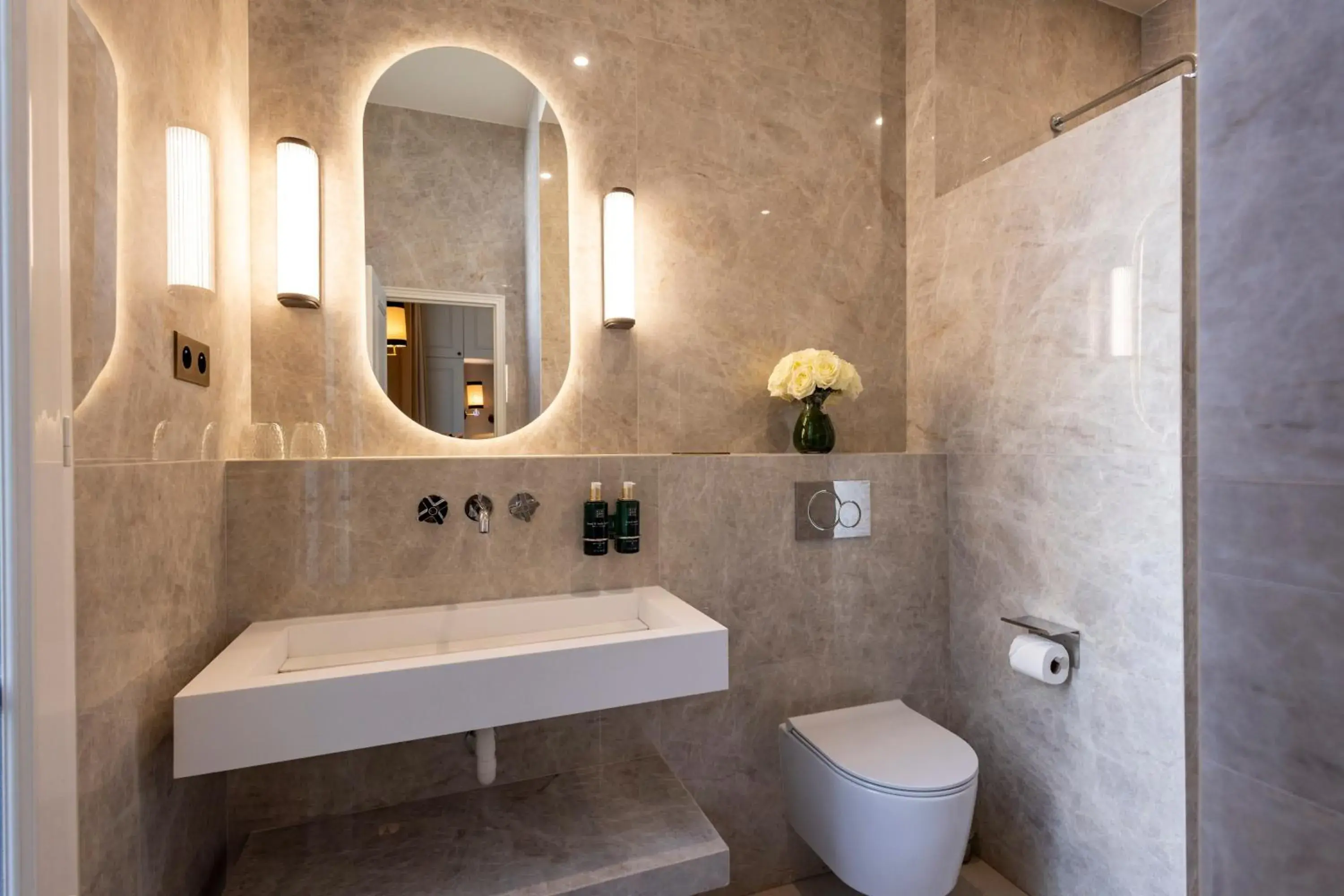 Superior Double or Twin Room in Hotel Residence Foch Superior Double or Twin Room in Hotel Residence Foch