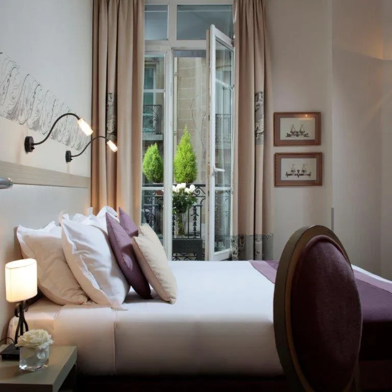 Bed in Hotel Residence Foch