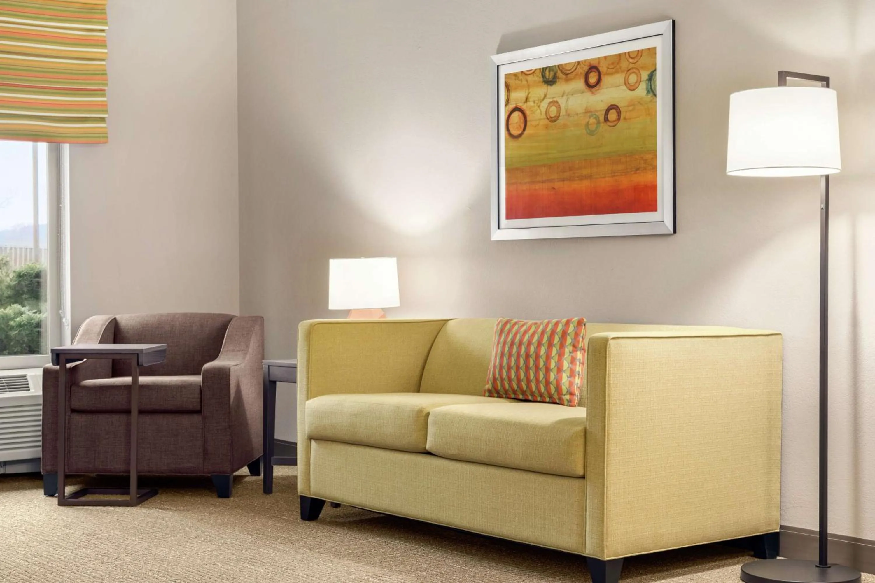 Living room in Hampton Inn Athens