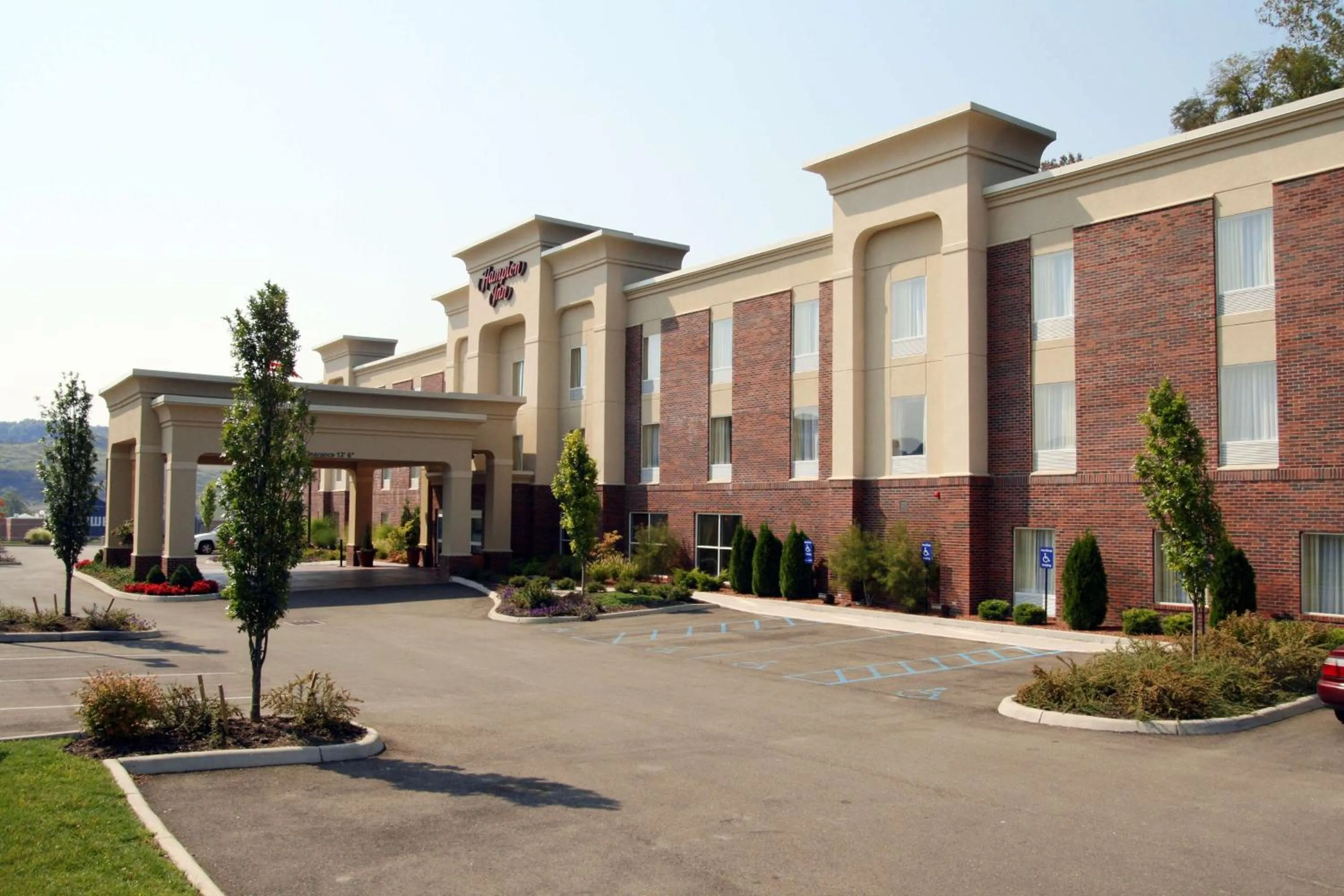 Property building in Hampton Inn Athens