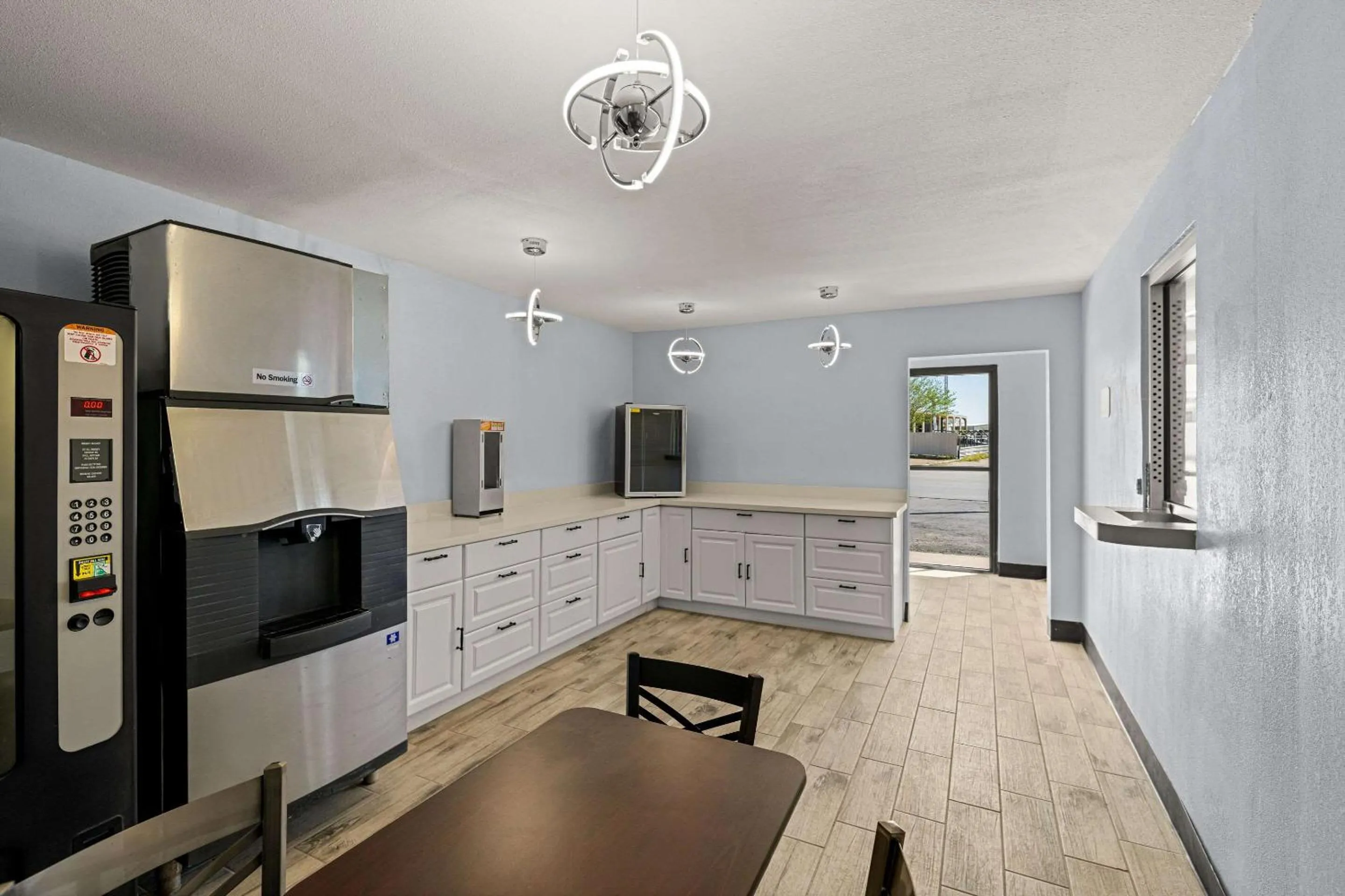 Breakfast in Rodeway Inn Midland South