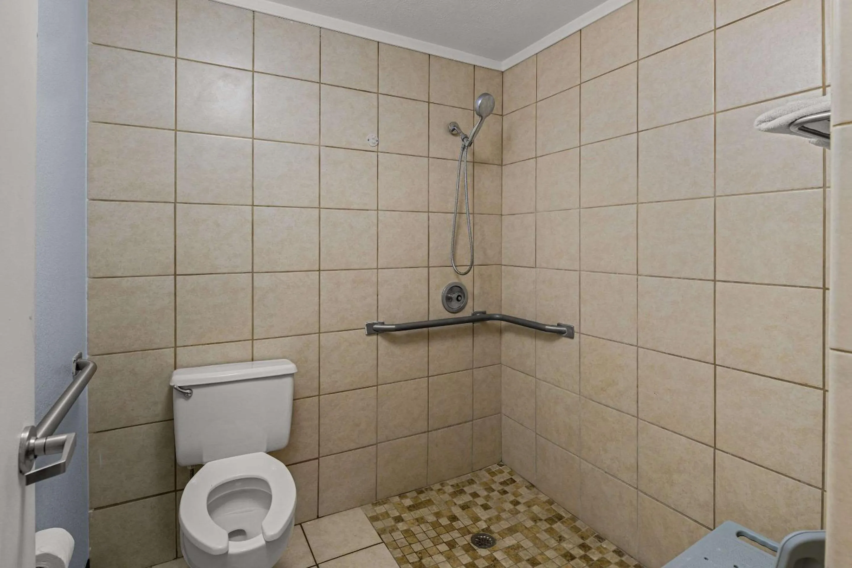 Bedroom in Rodeway Inn Midland South