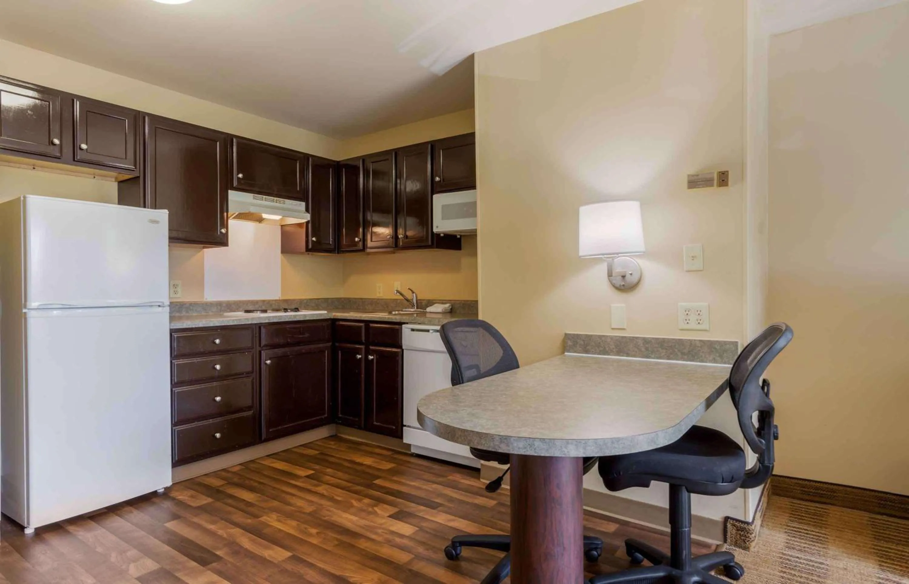 Kitchen or kitchenette in Extended Stay America Suites - Columbia - Northwest Harbison