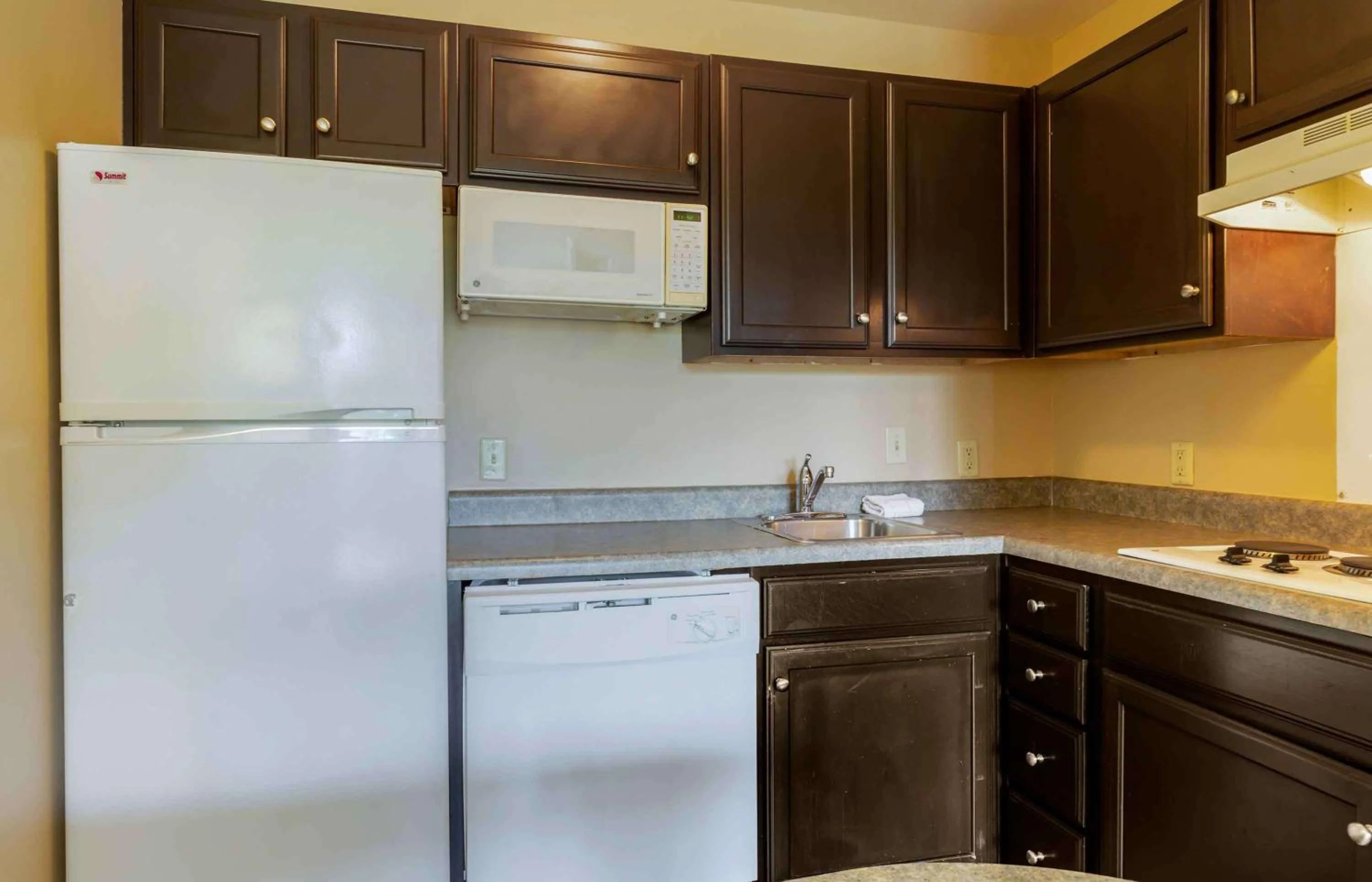 Kitchen or kitchenette in Extended Stay America Suites - Columbia - Northwest Harbison