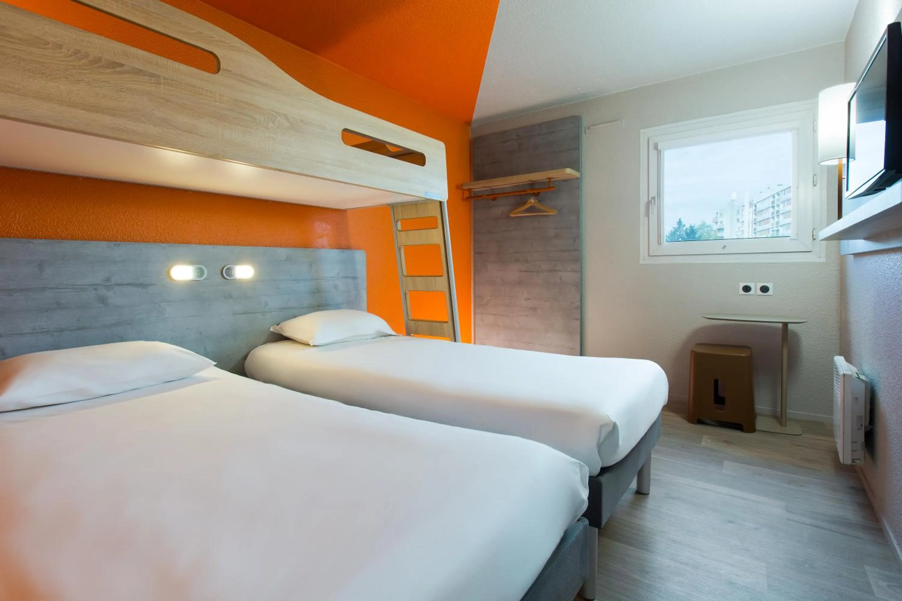bunk bed, Bed in Ibis Budget Fresnes Orly