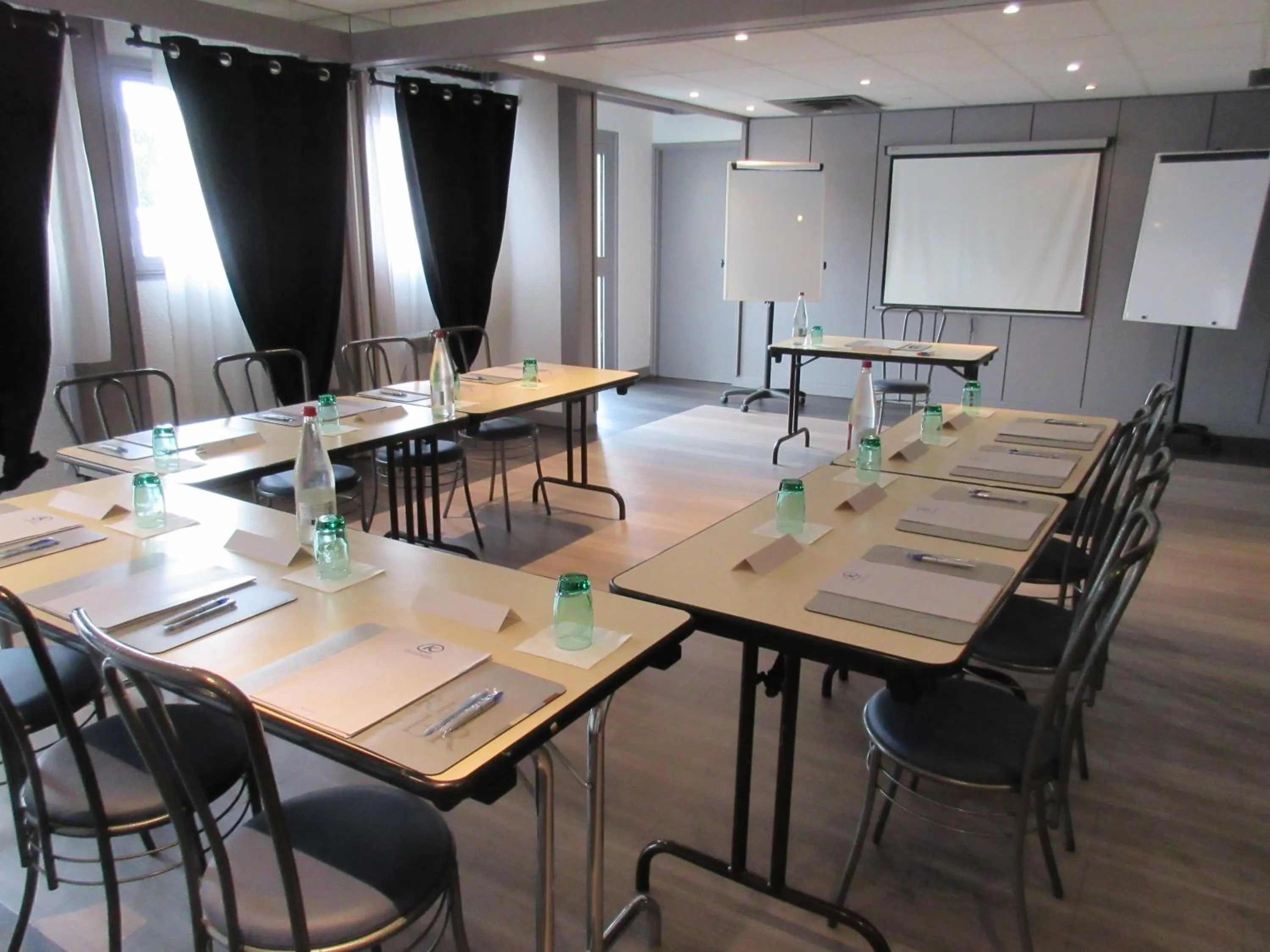 Meeting/conference room in Ibis Budget Fresnes Orly