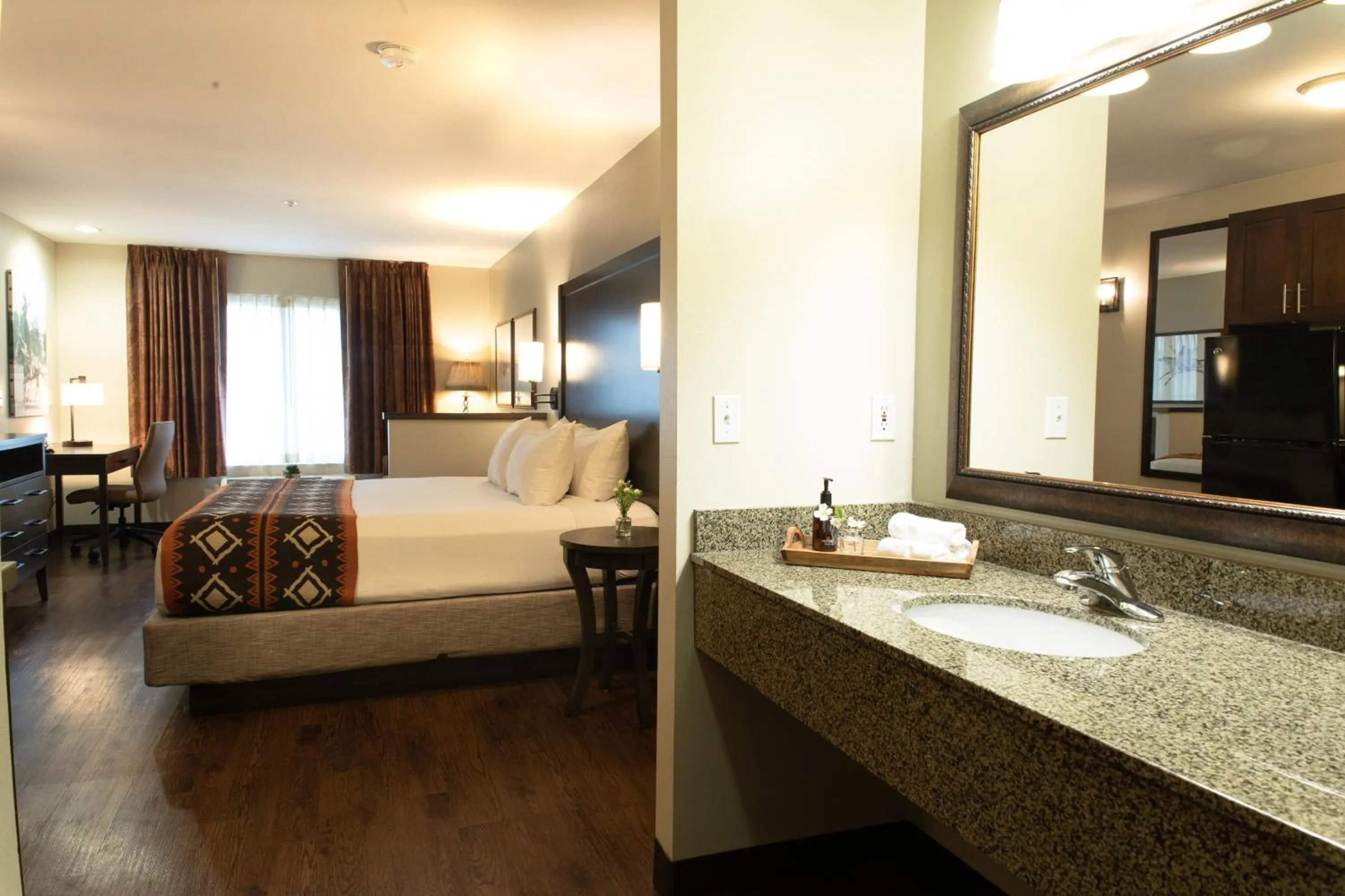 Bed in Oxford Suites Pendleton