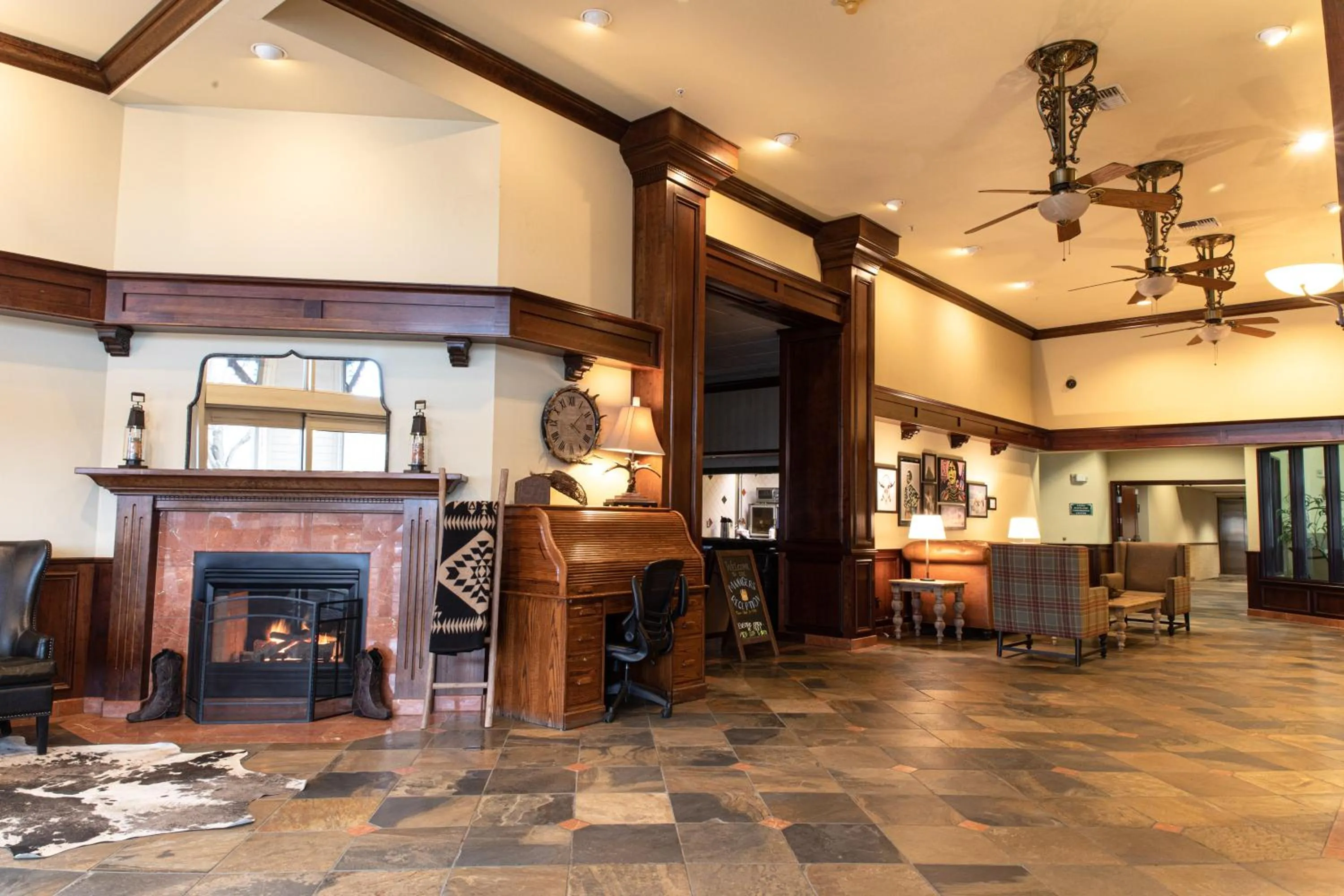 Lobby or reception in Oxford Suites Pendleton