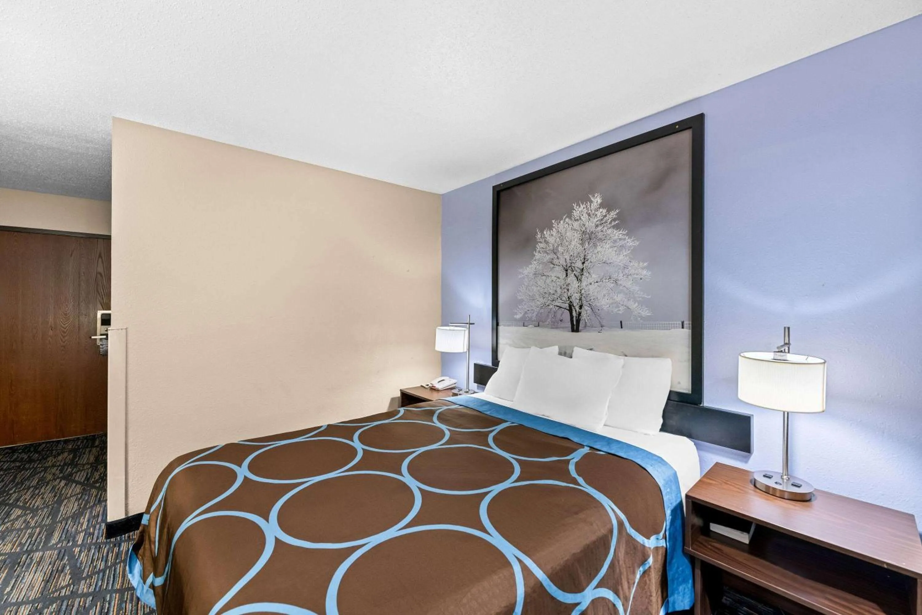 Bed in Super 8 by Wyndham Council Bluffs IA Omaha NE Area