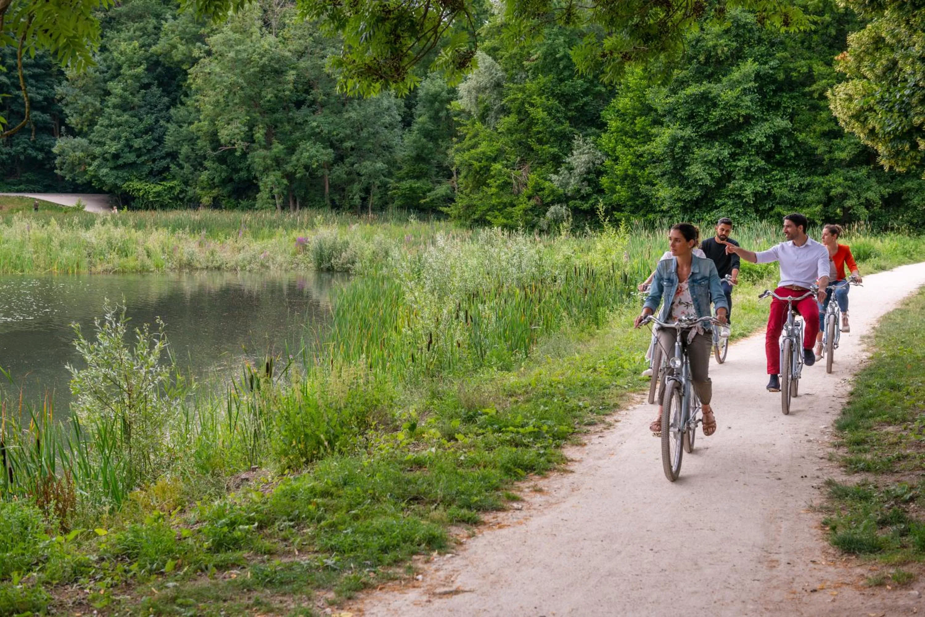 Cycling in Les Etangs de Corot