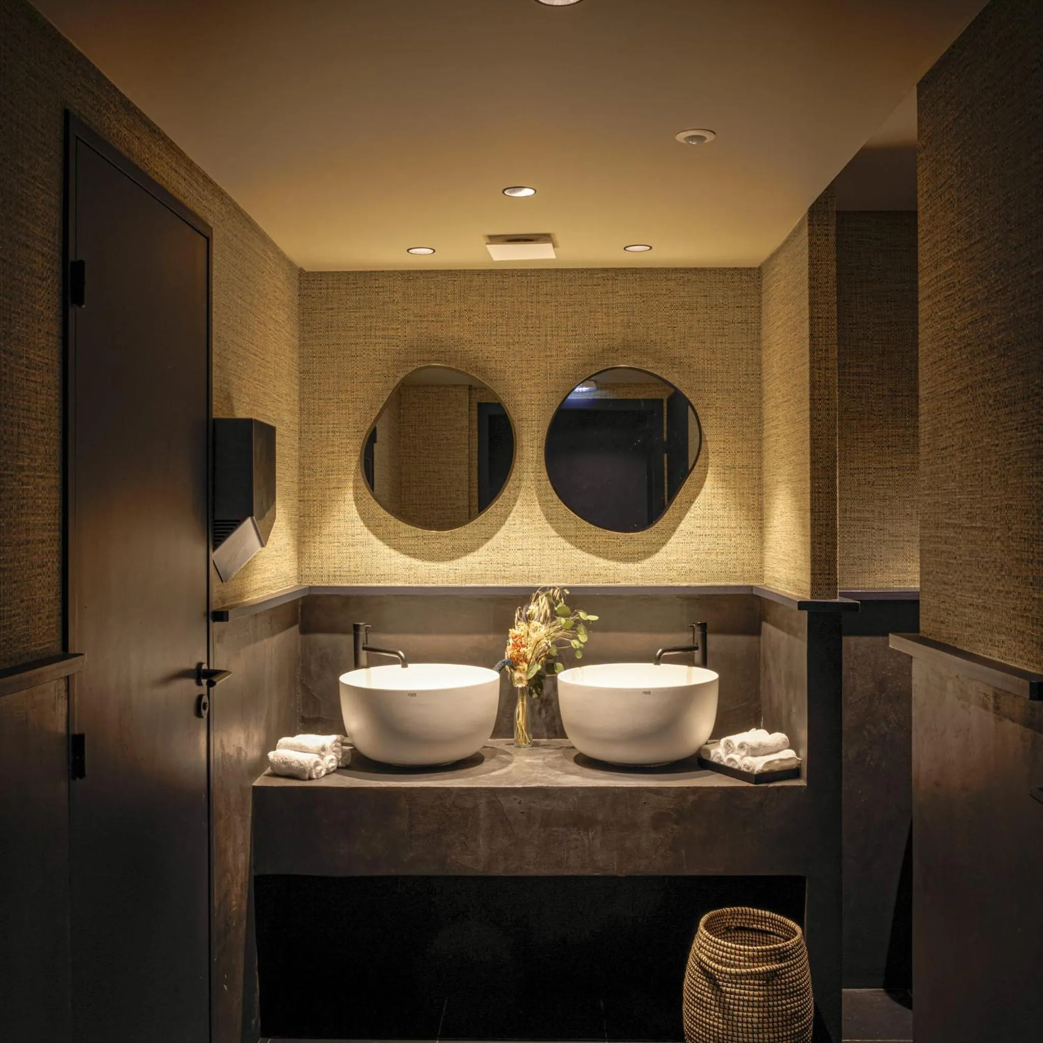 Bathroom in Les Etangs de Corot