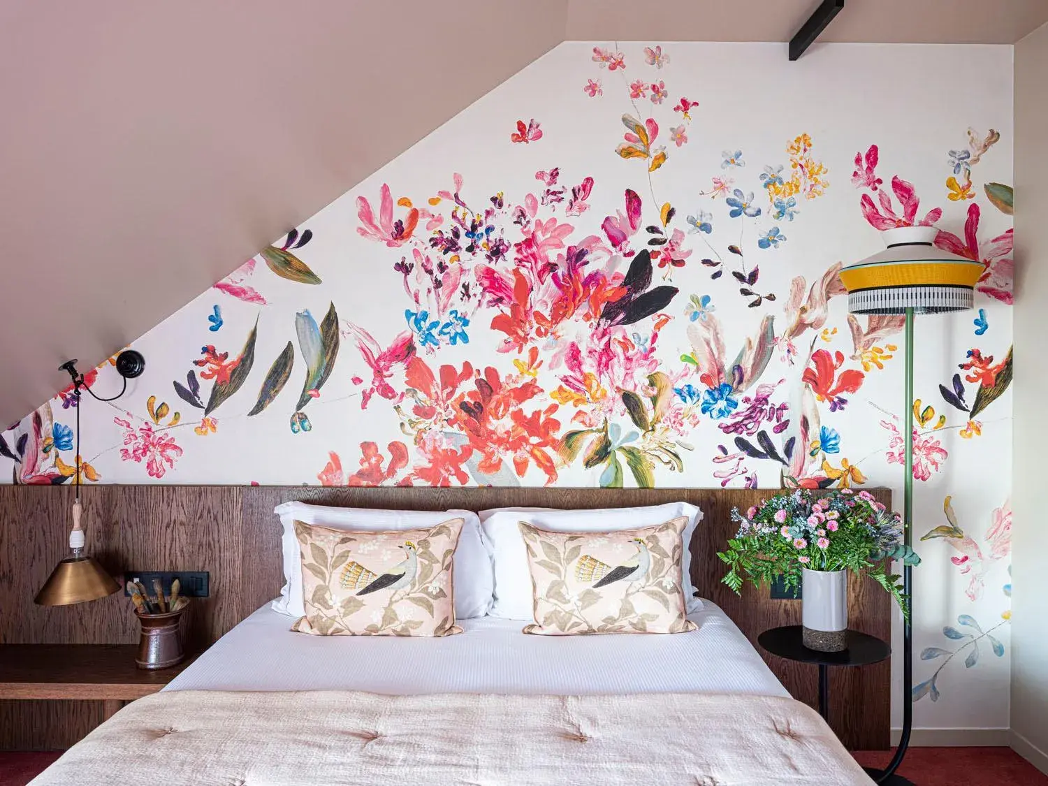 Impressionniste Room in Les Etangs de Corot Impressionniste Room in Les Etangs de Corot