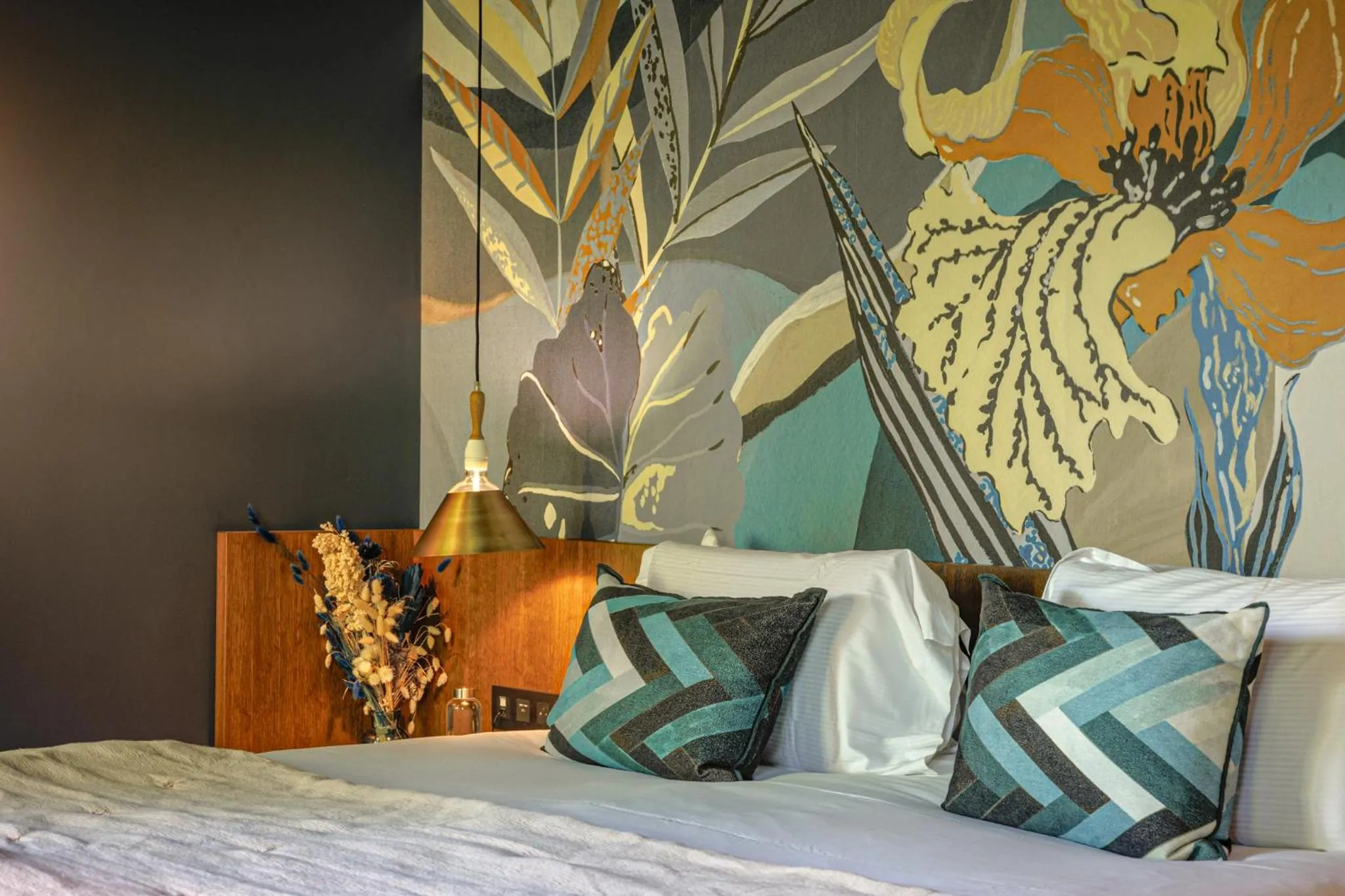 Decorative detail, Bed in Les Etangs de Corot