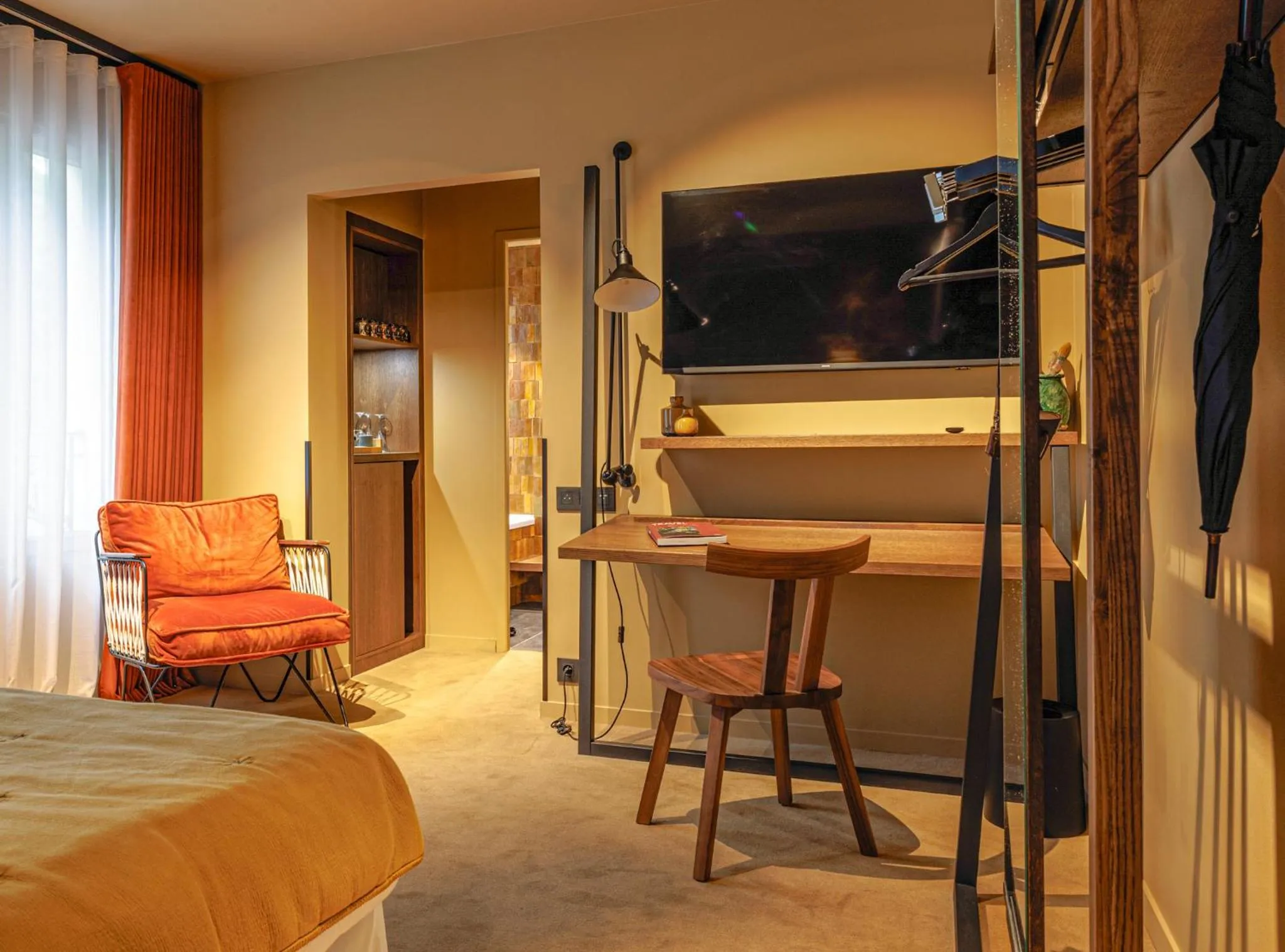 Seating area, Bed in Les Etangs de Corot