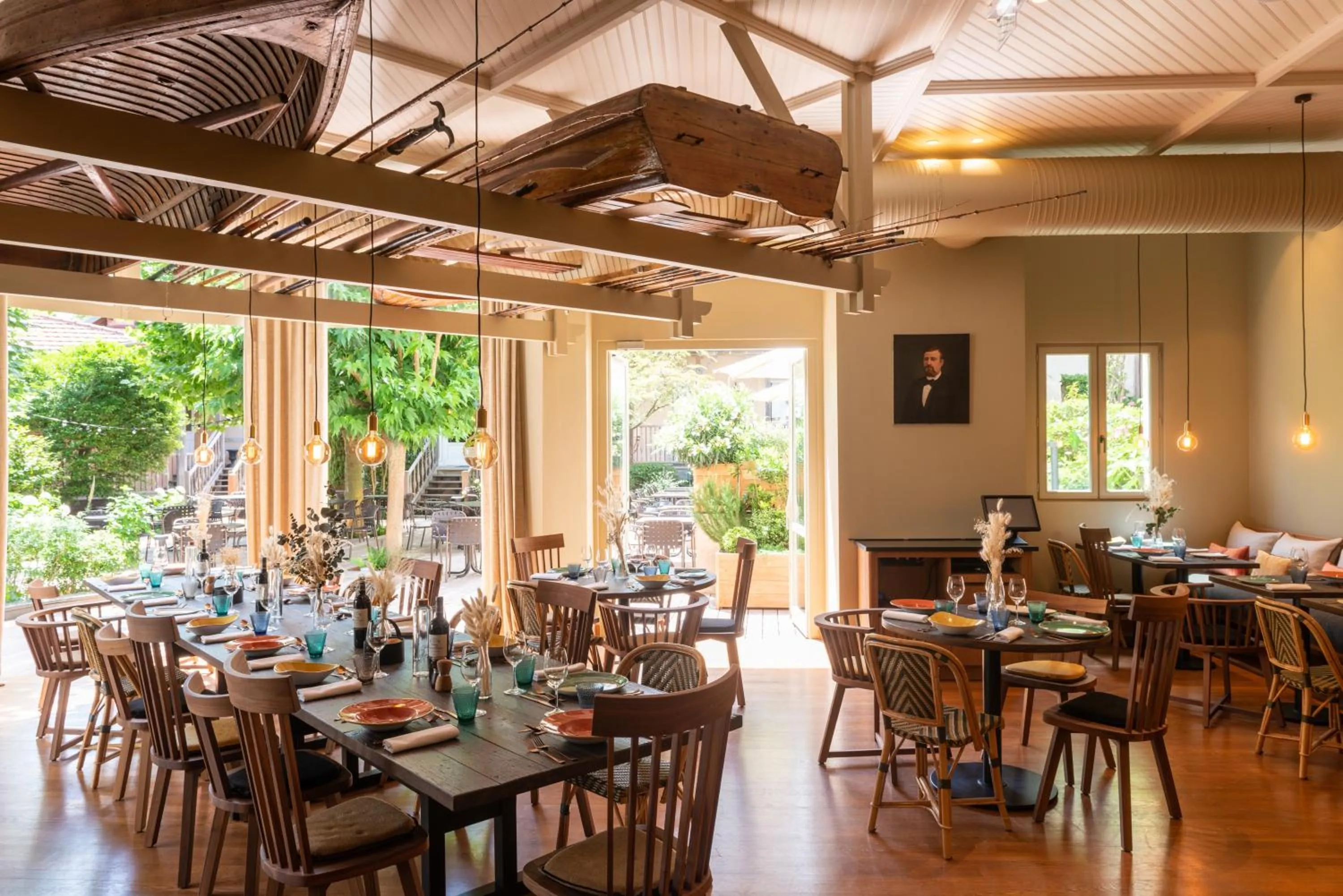 Restaurant/places to eat in Les Etangs de Corot