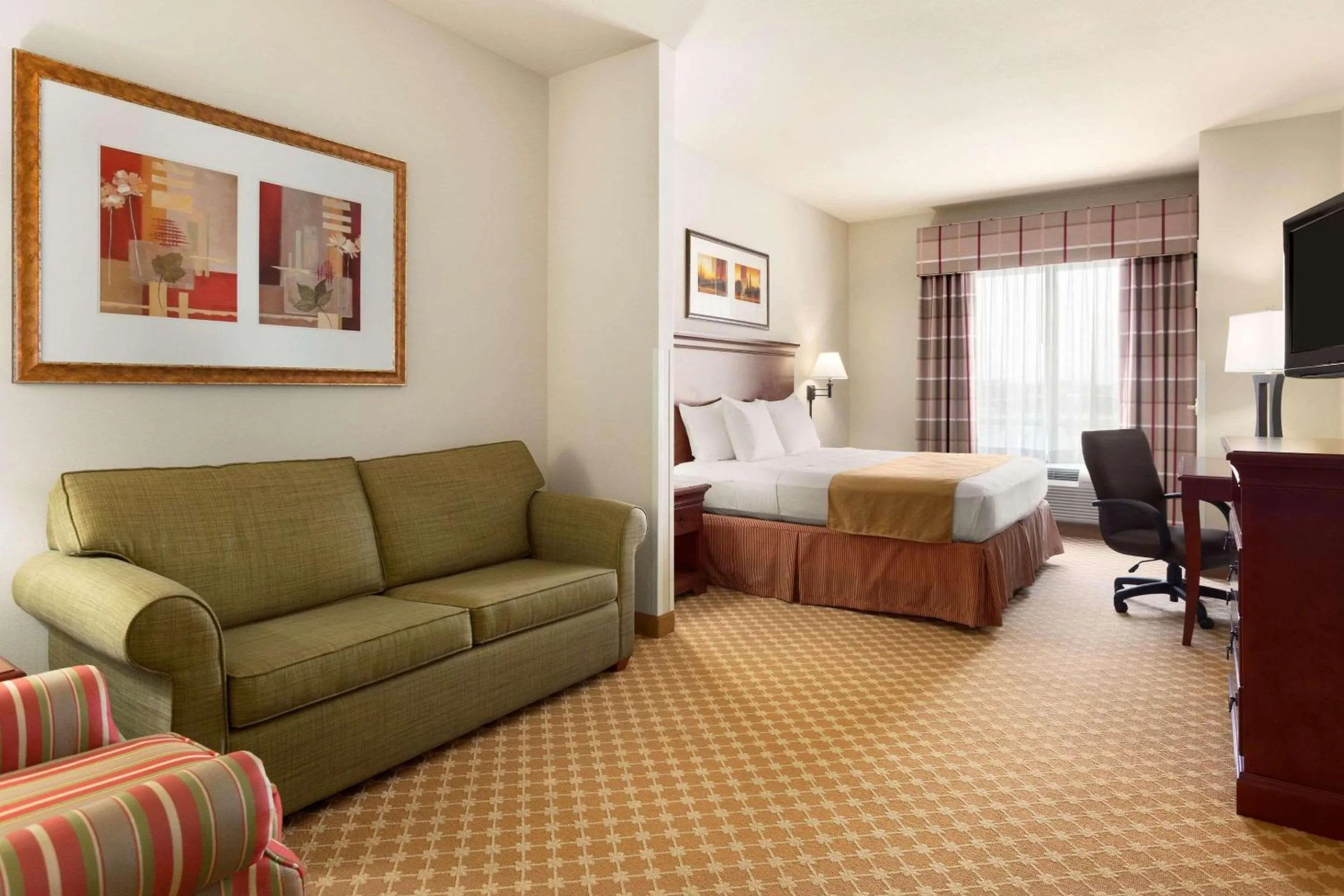 Bedroom, Bed in Country Inn & Suites by Radisson, Tifton, GA