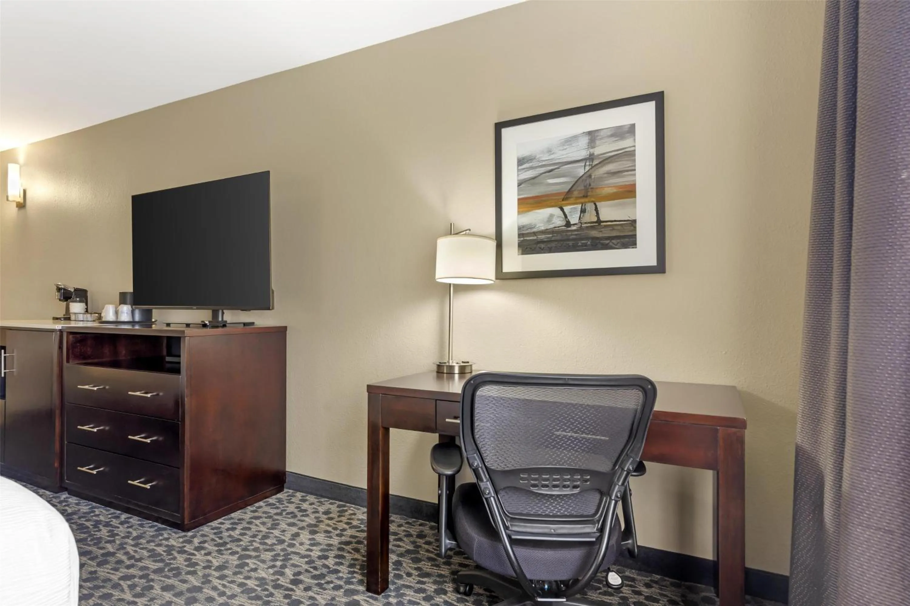 Bedroom in Best Western Plus Aberdeen