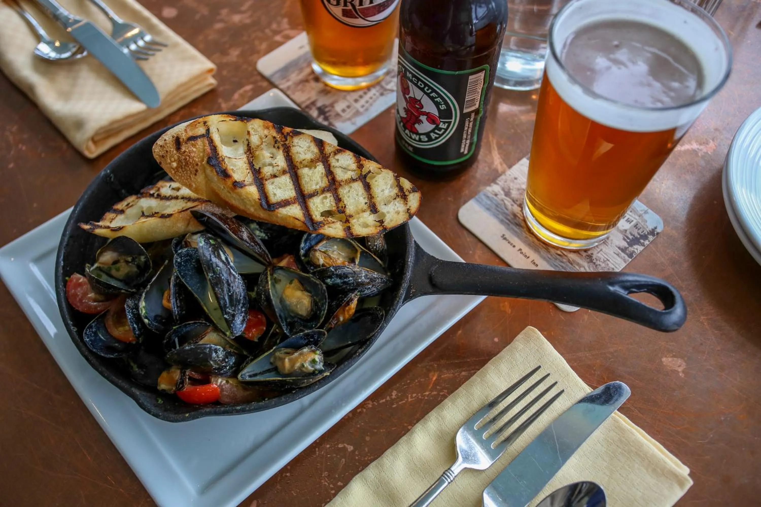 Restaurant/places to eat in Spruce Point Inn Resort and Spa