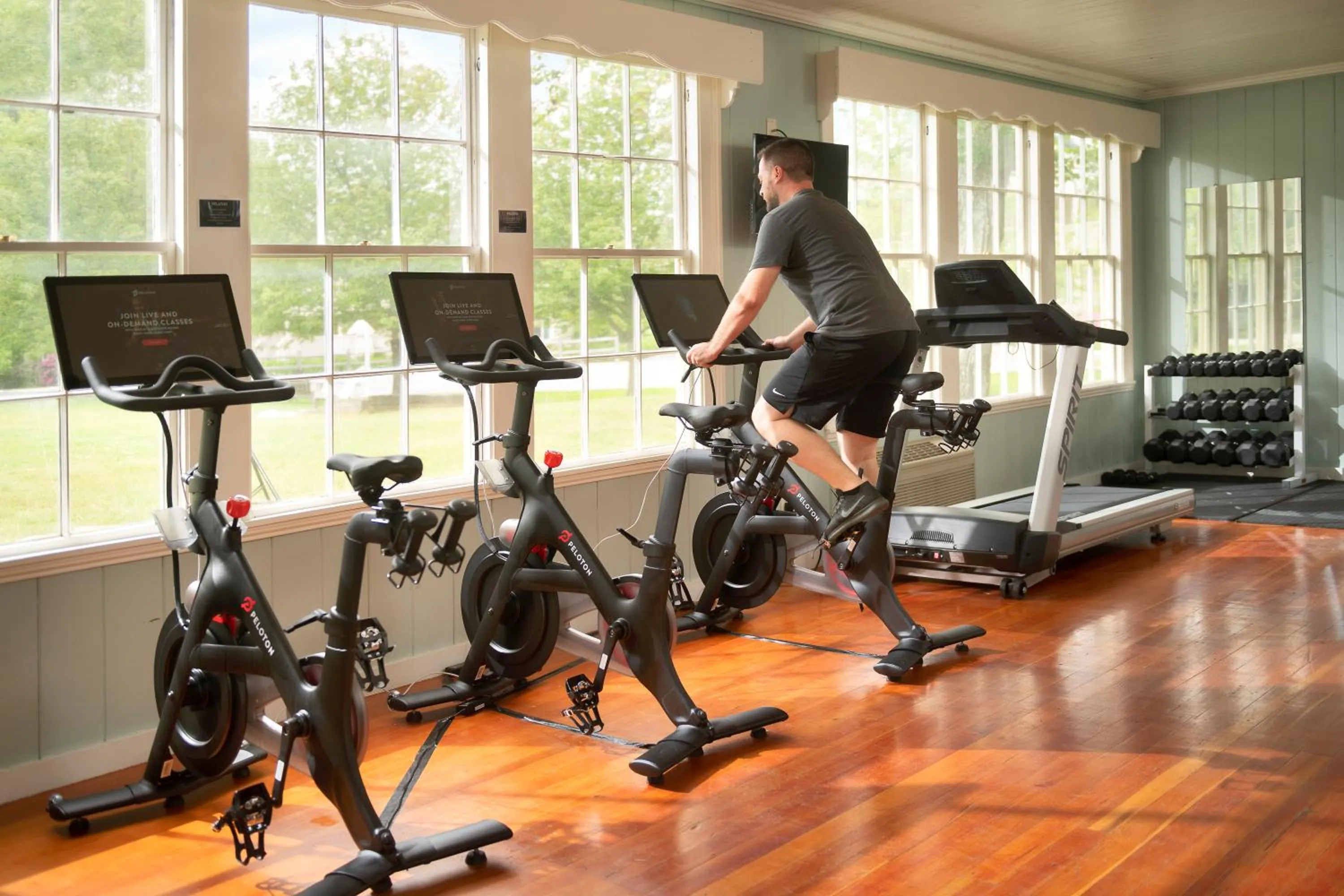 Fitness centre/facilities in Spruce Point Inn Resort and Spa