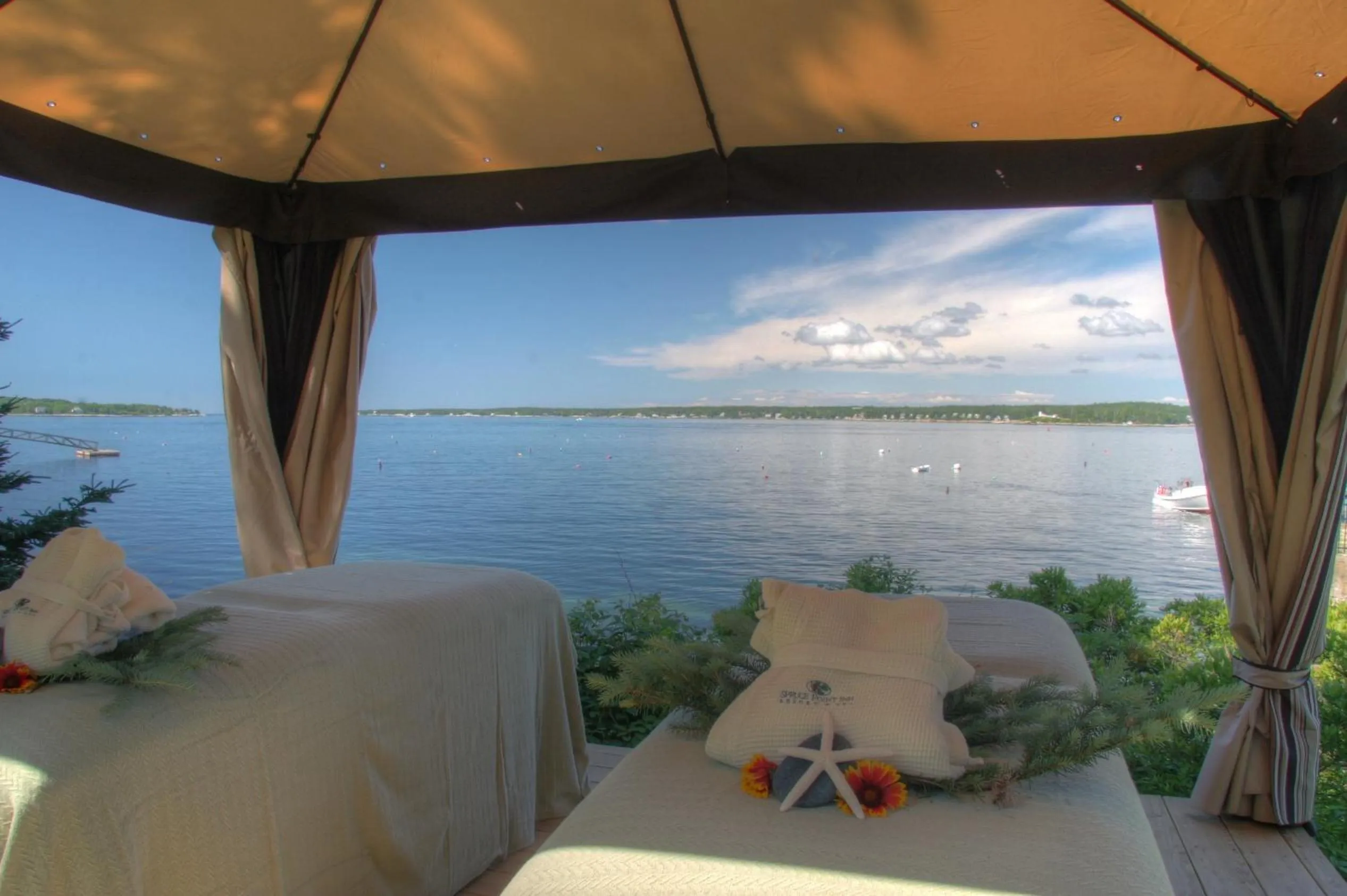 Massage in Spruce Point Inn Resort and Spa