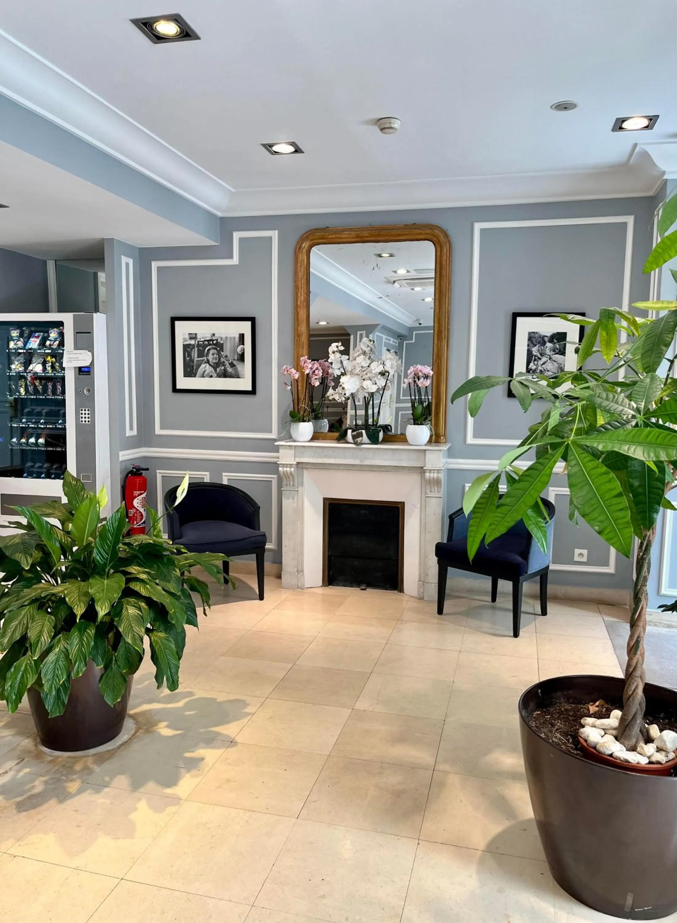 Decorative detail in Hôtel Central Saint Germain