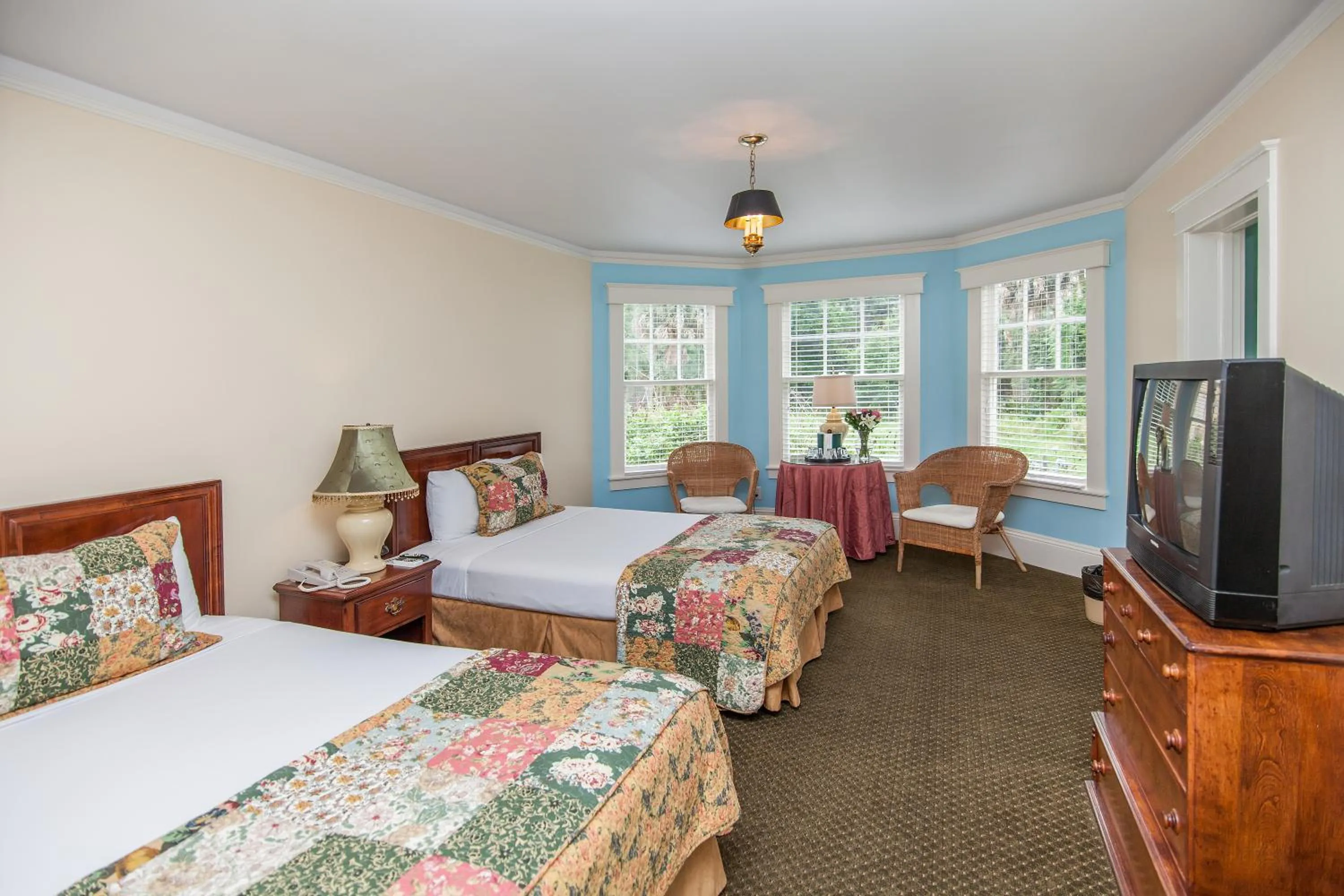 Day, Bed in Lakeside Inn on Lake Dora