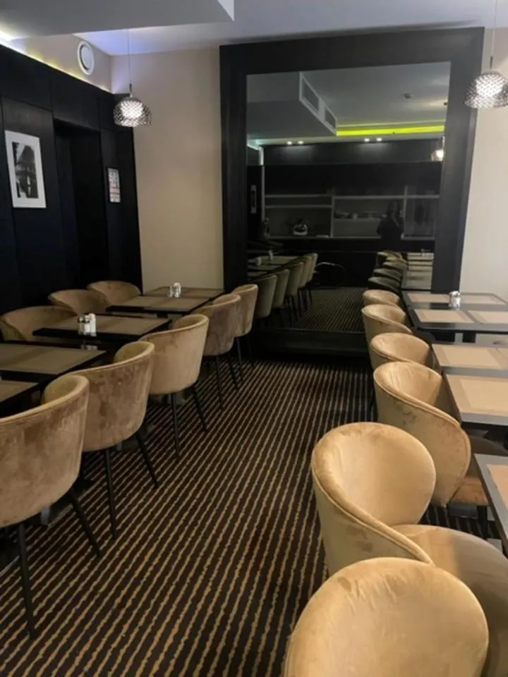 Breakfast in Hôtel Elysées Paris