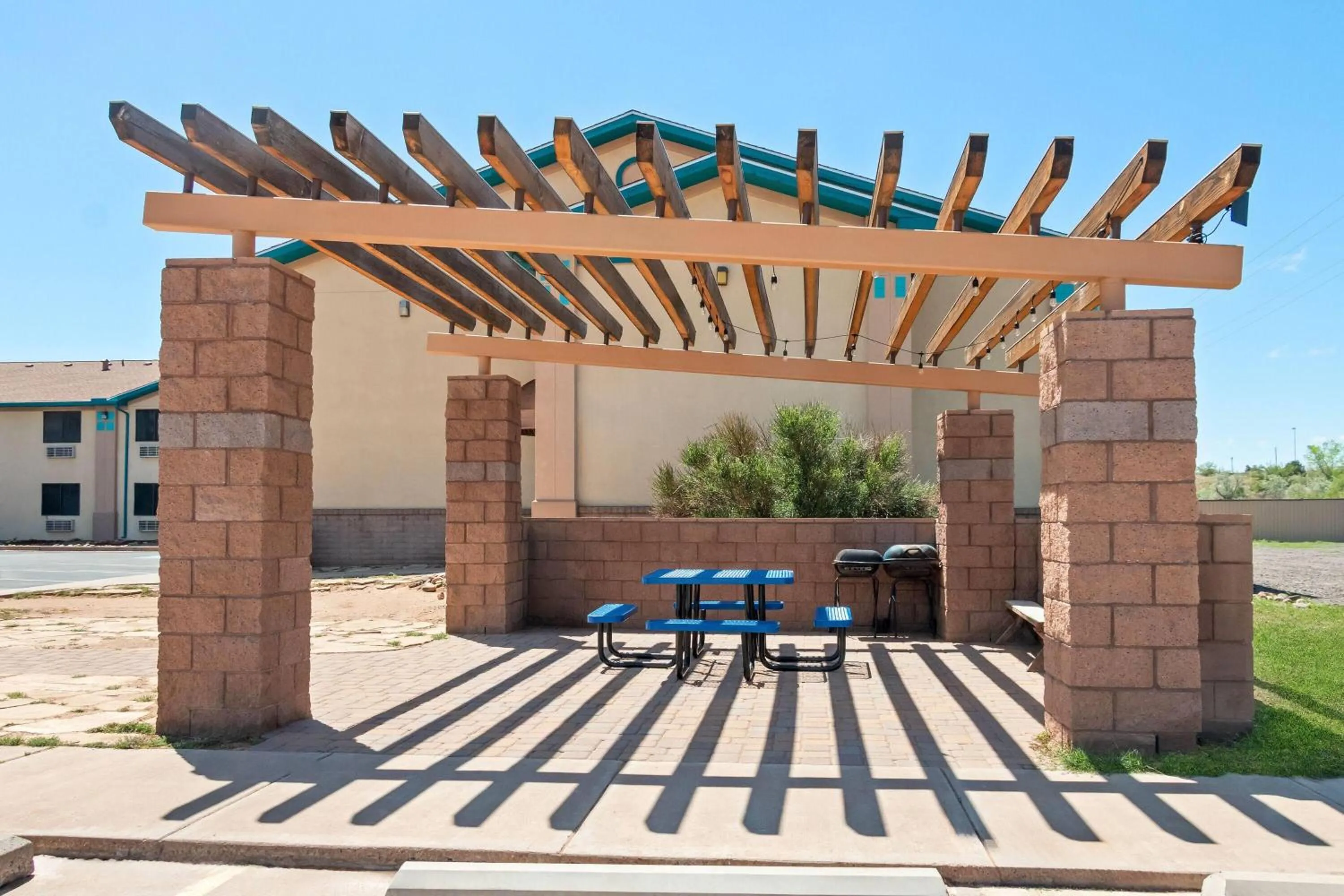 BBQ facilities in Super 8 by Wyndham Santa Rosa