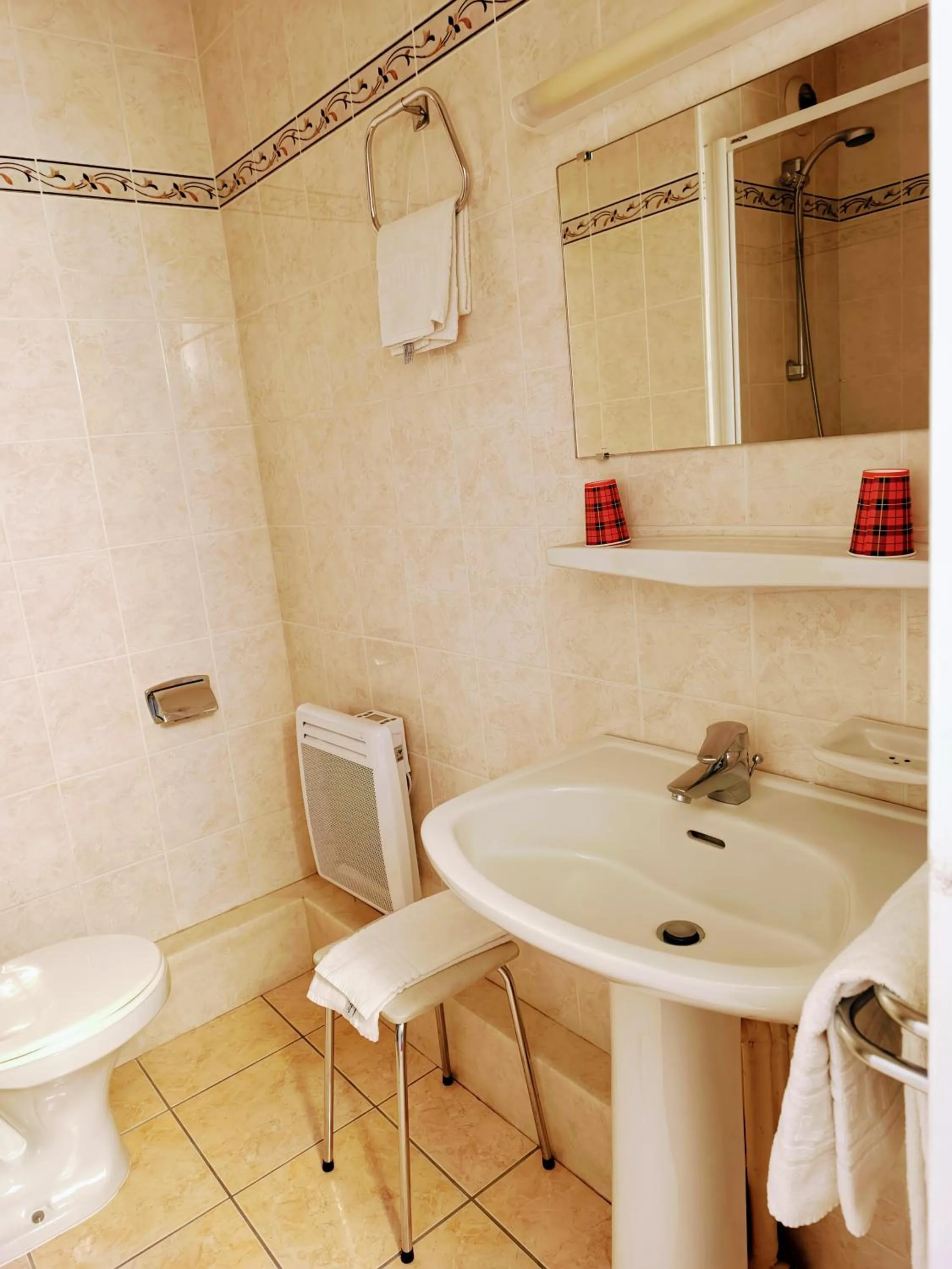 Bathroom in Hôtel Saint Jacques