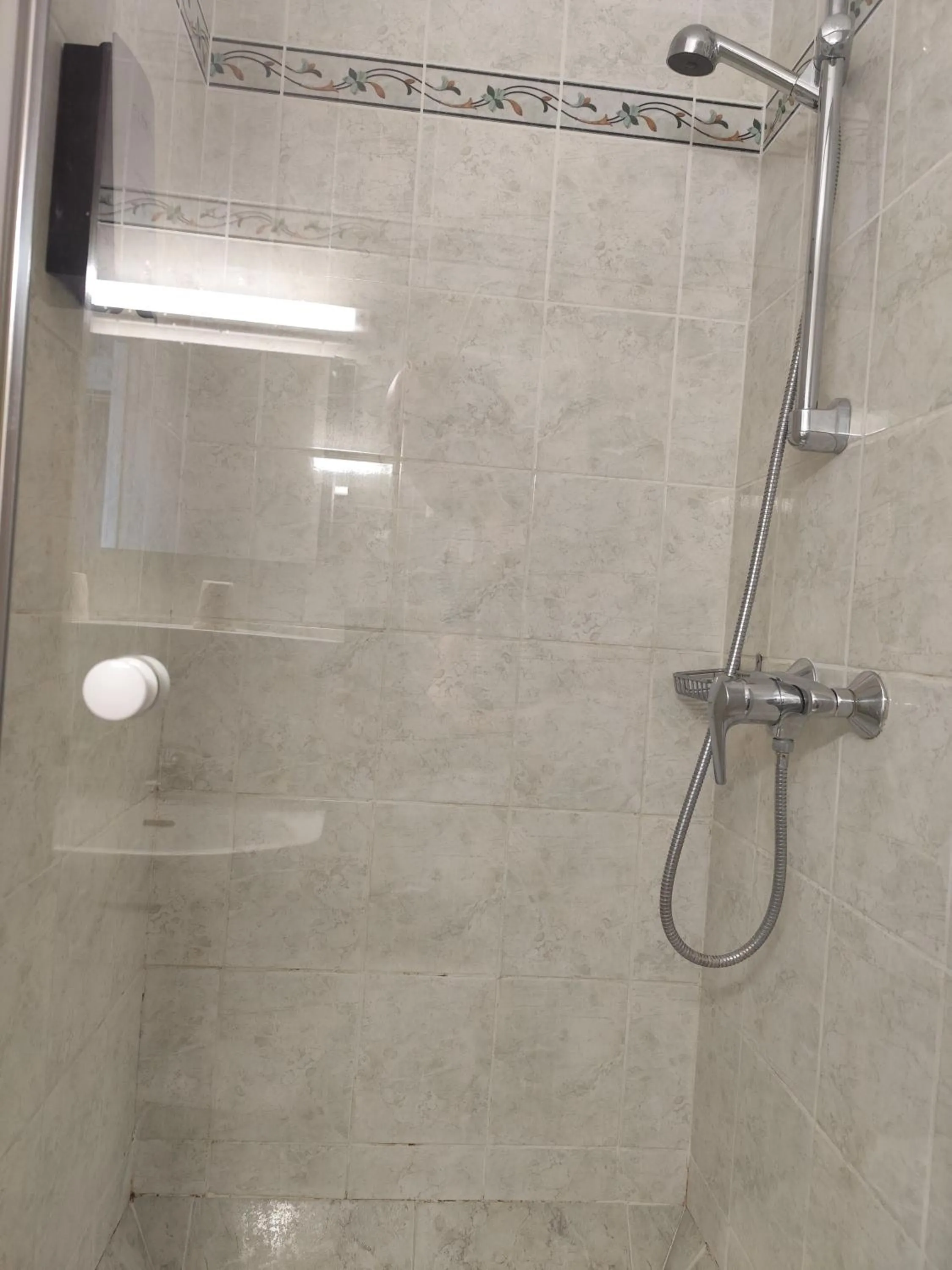 Bathroom in Hôtel Saint Jacques