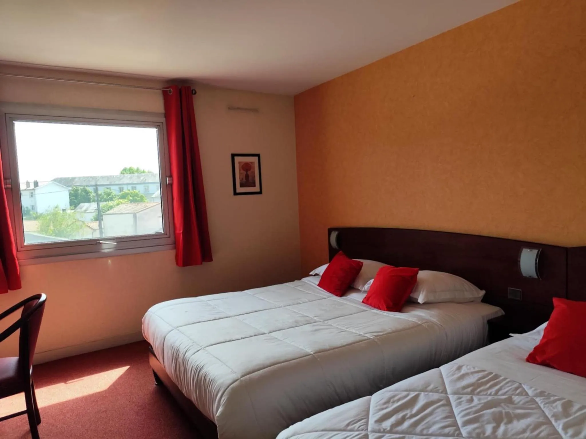 Bedroom, Bed in Hôtel Saint Jacques