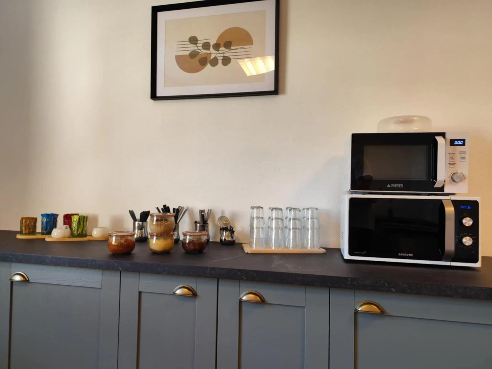 Communal kitchen in Hôtel Saint Jacques