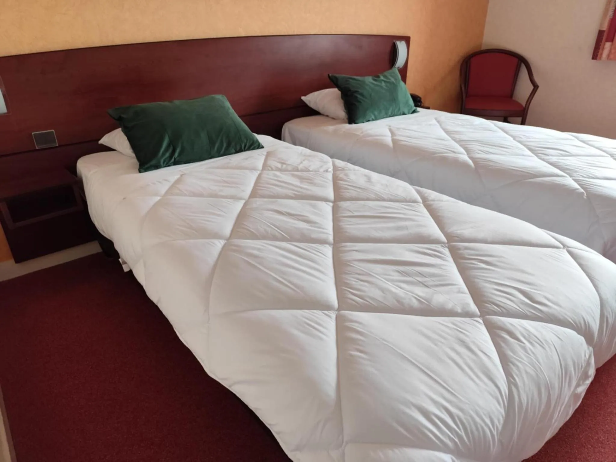 Bedroom, Bed in Hôtel Saint Jacques