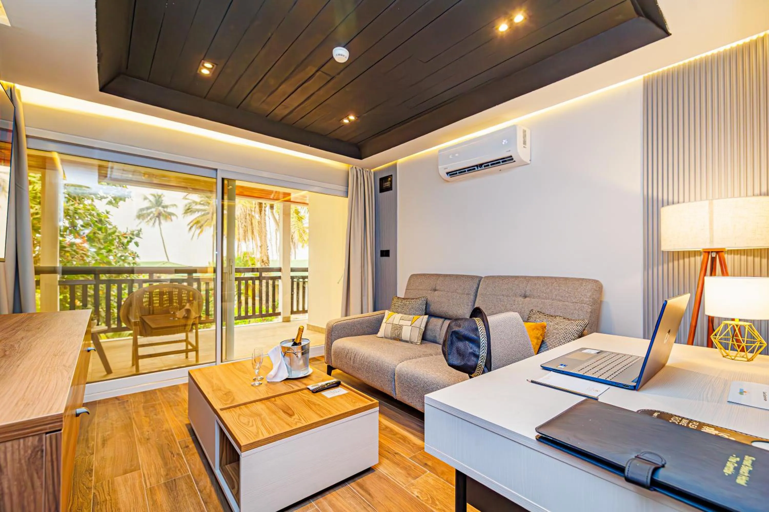 Living room in Sunset Beach Hotel