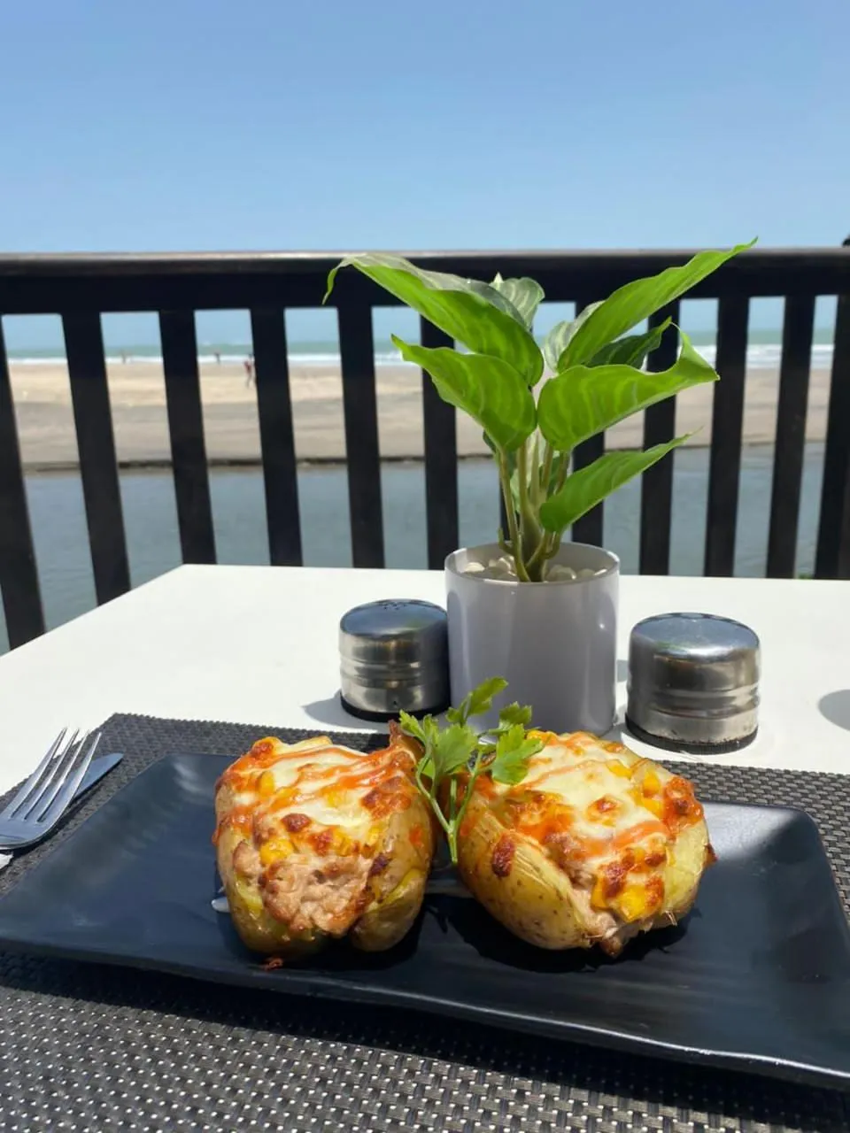 Day in Sunset Beach Hotel