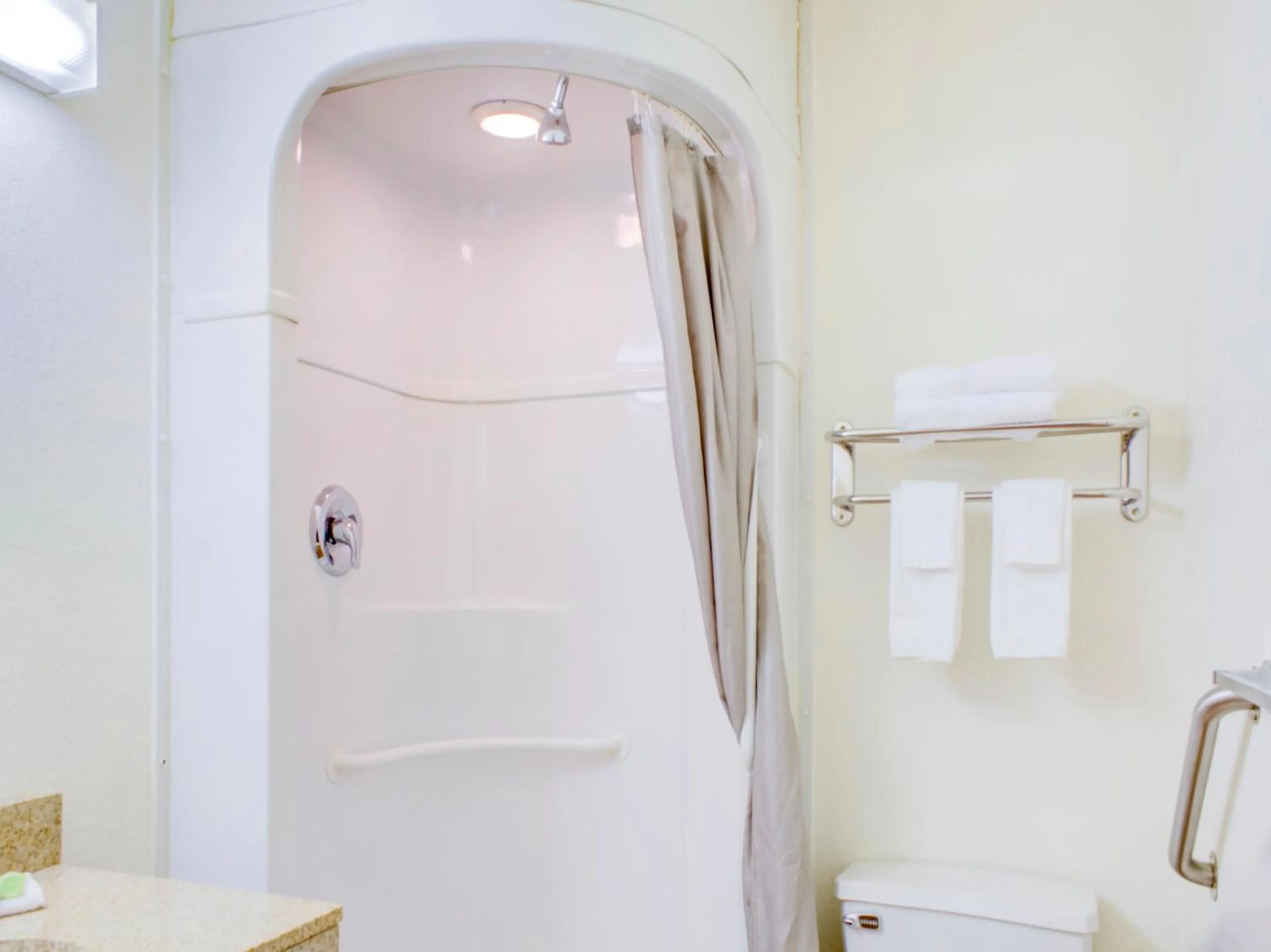 Bathroom in Travelodge by Wyndham Miles City