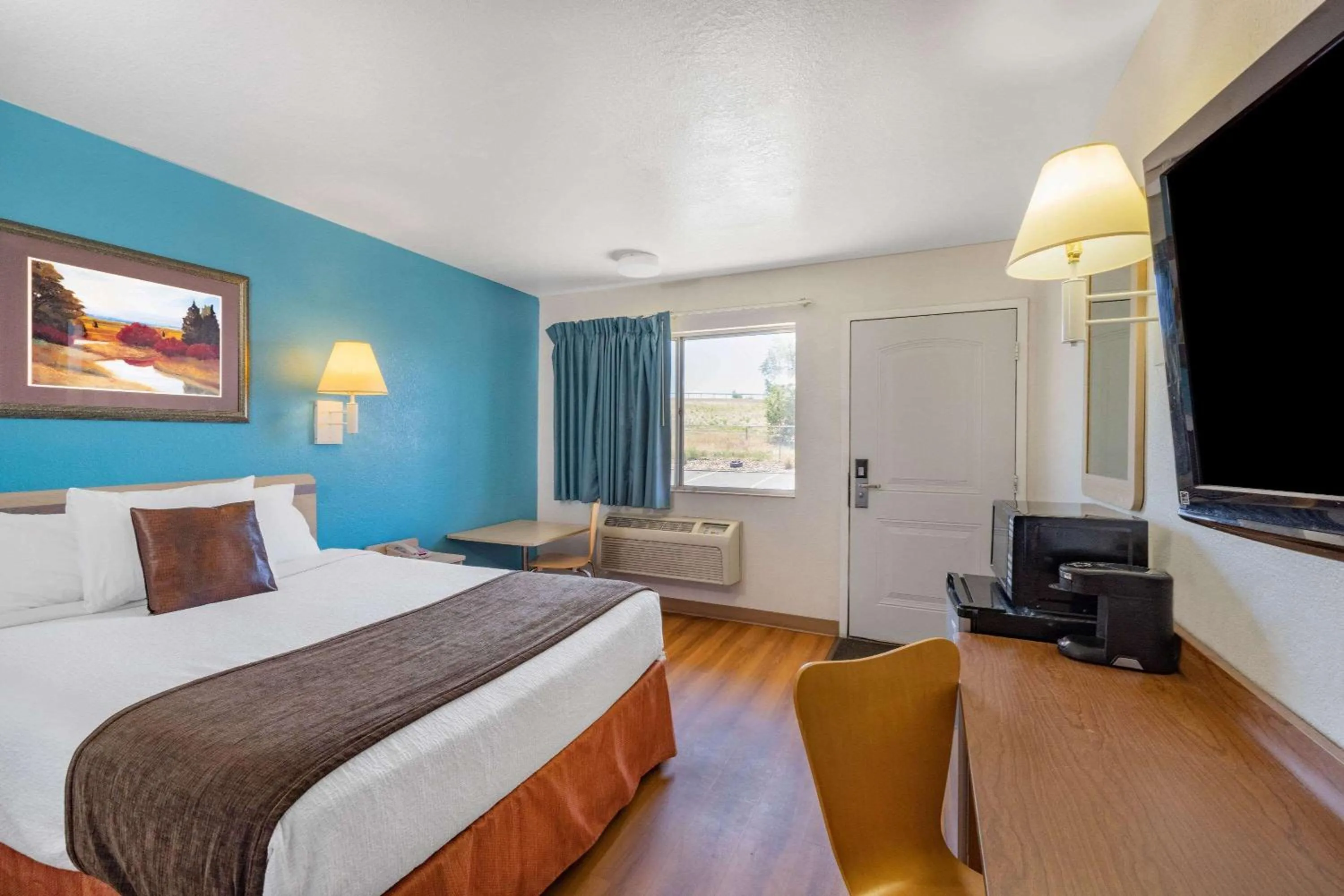 Photo of the whole room in Travelodge by Wyndham Miles City