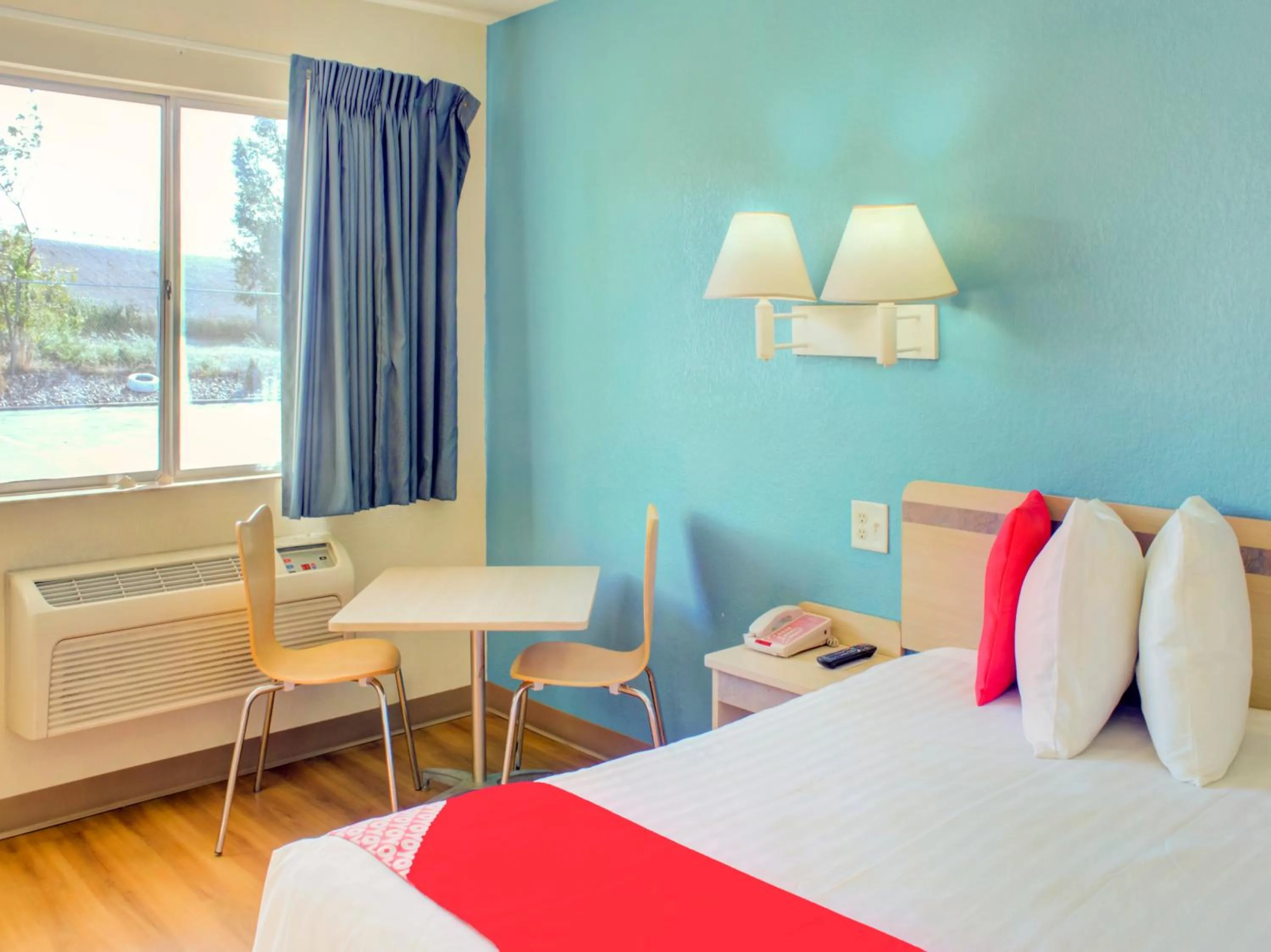 Bedroom in Travelodge by Wyndham Miles City