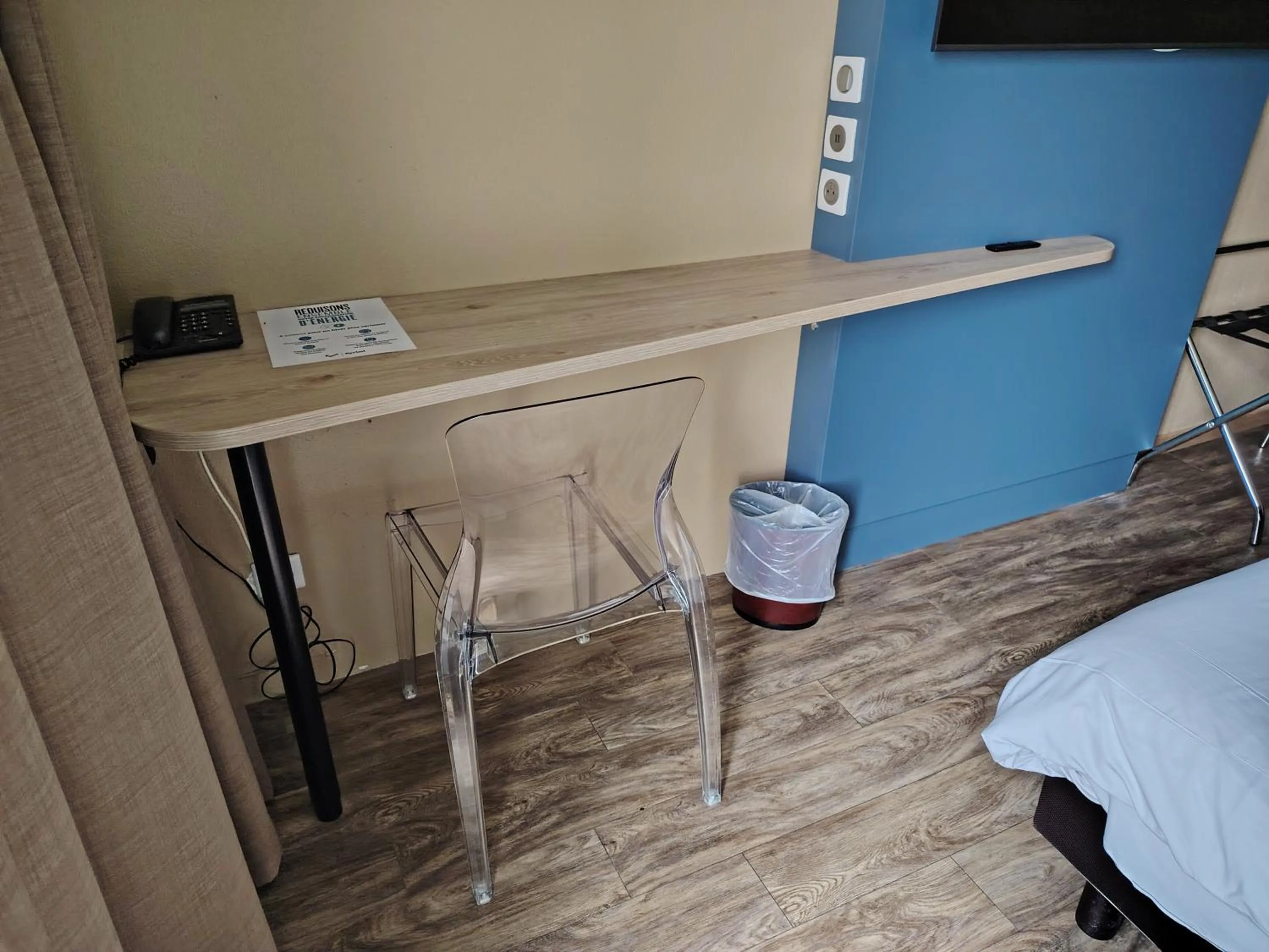 Photo of the whole room in Kyriad Laon