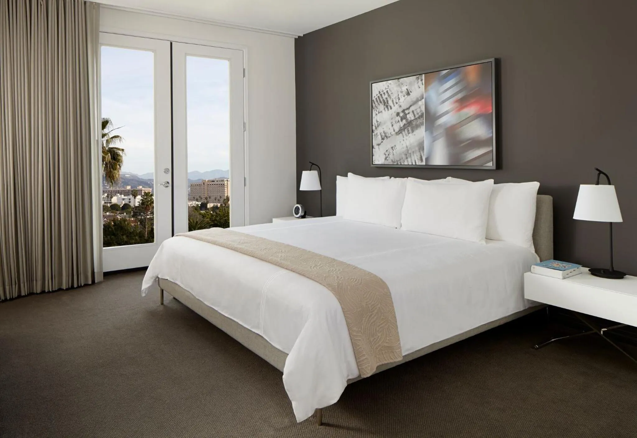 Bed in AKA Beverly Hills