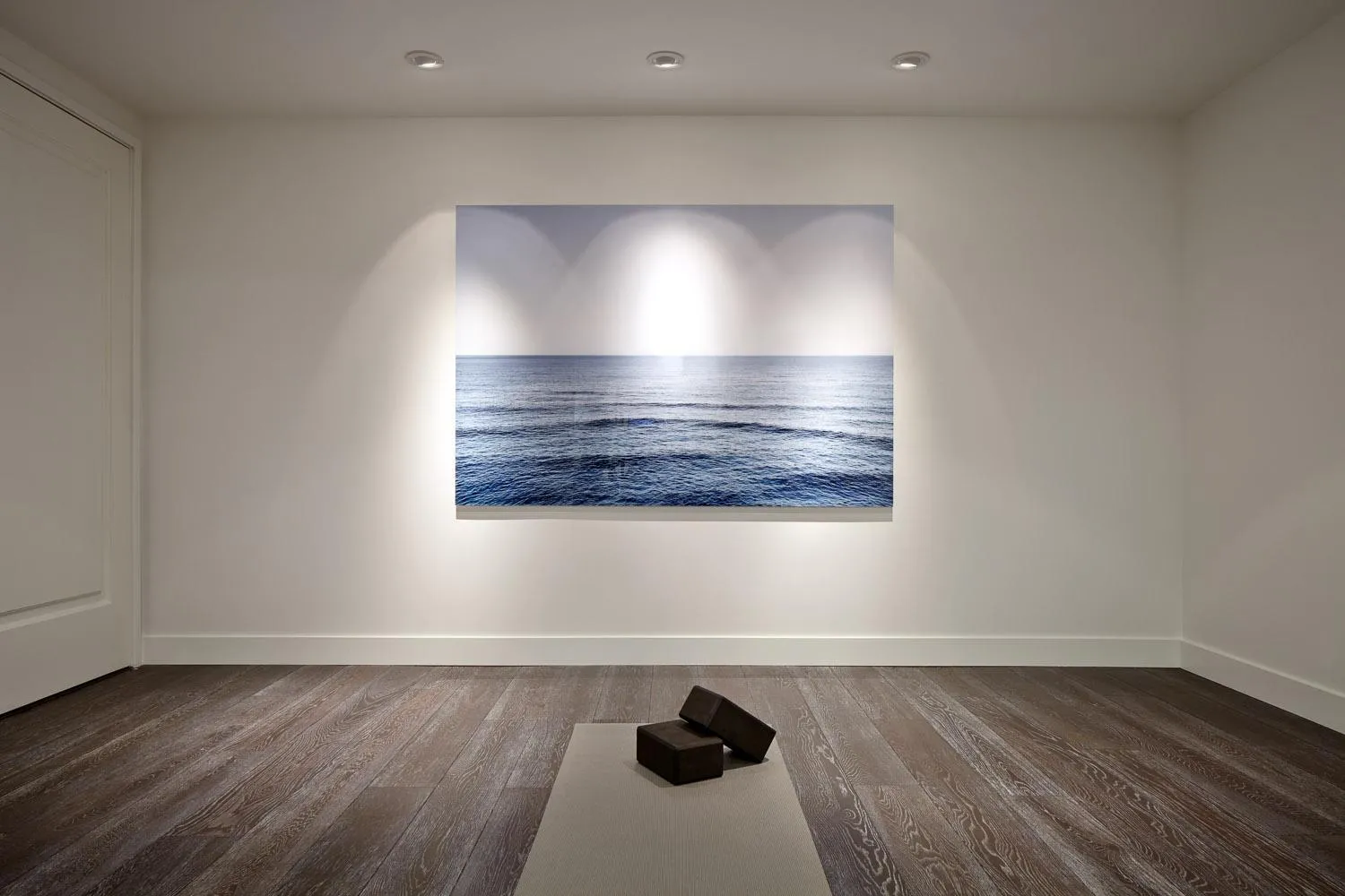 Communal lounge/ TV room in AKA Beverly Hills