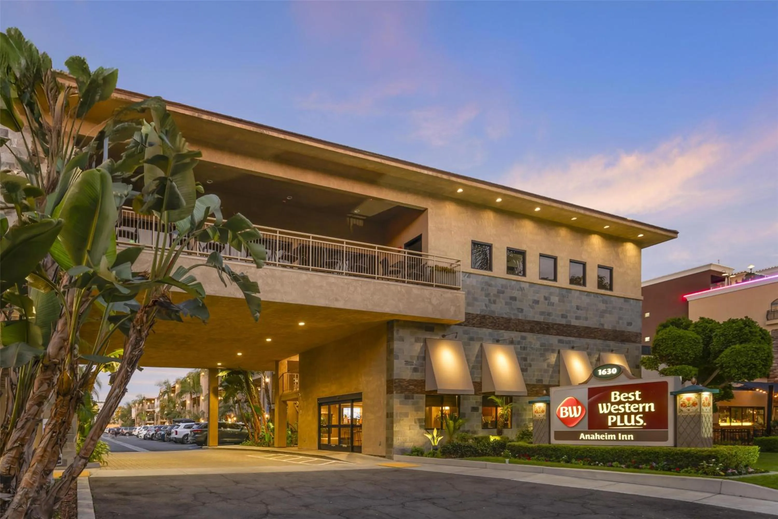 Property building in Best Western Plus Anaheim Inn