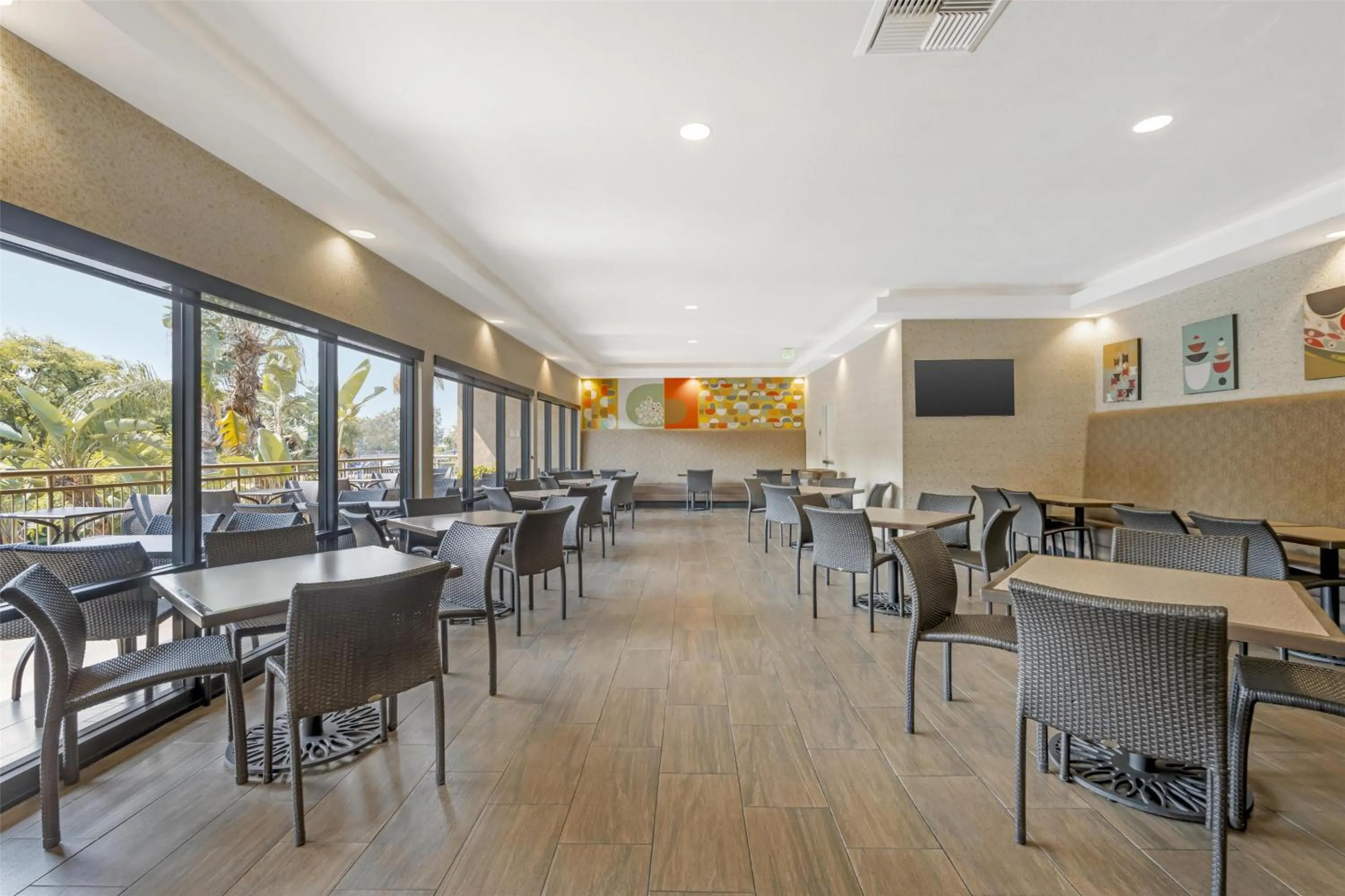 Breakfast in Best Western Plus Anaheim Inn