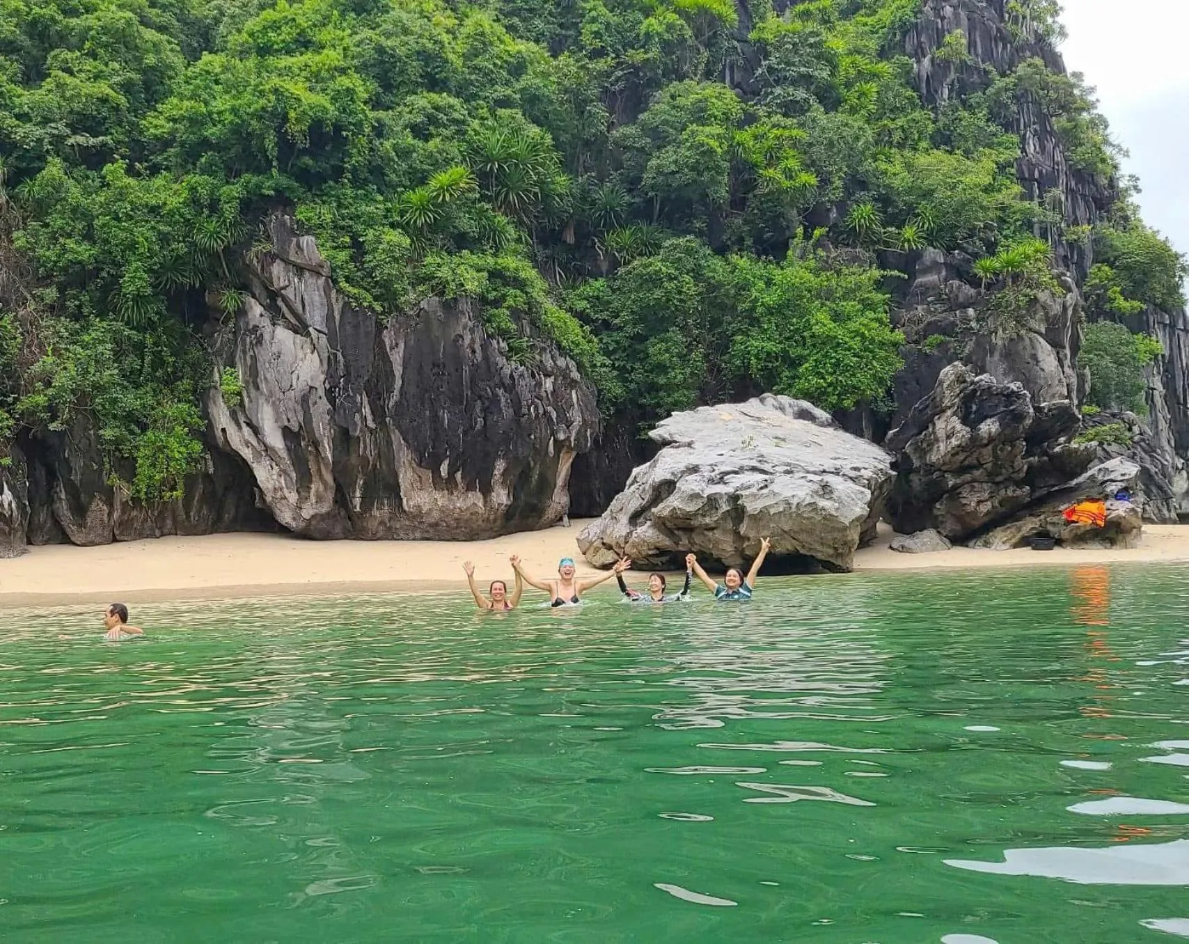 Beach in Cat Ba Paradise Hotel - Sky Bar & Massage
